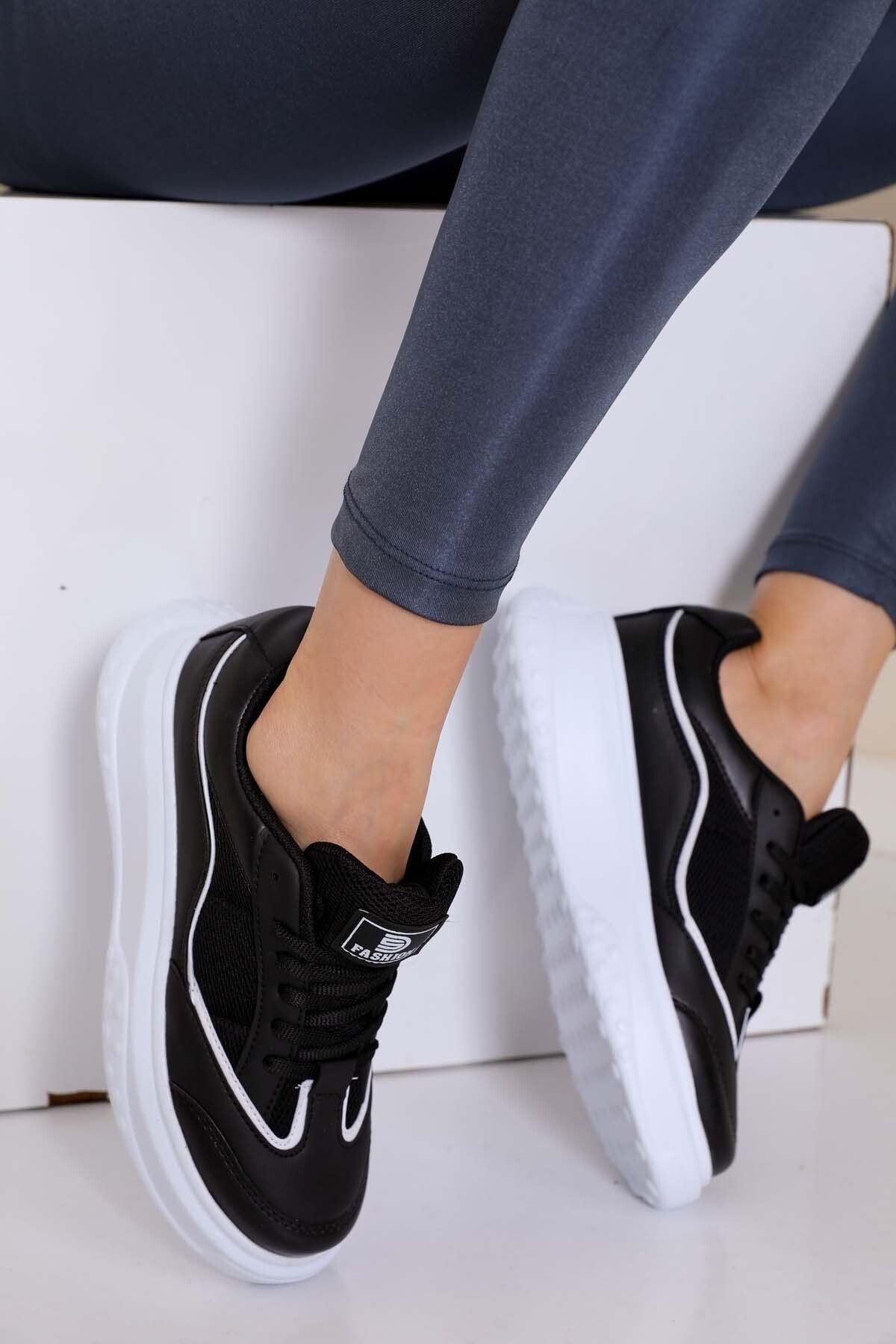 Black and White Women's Sneaker 0153