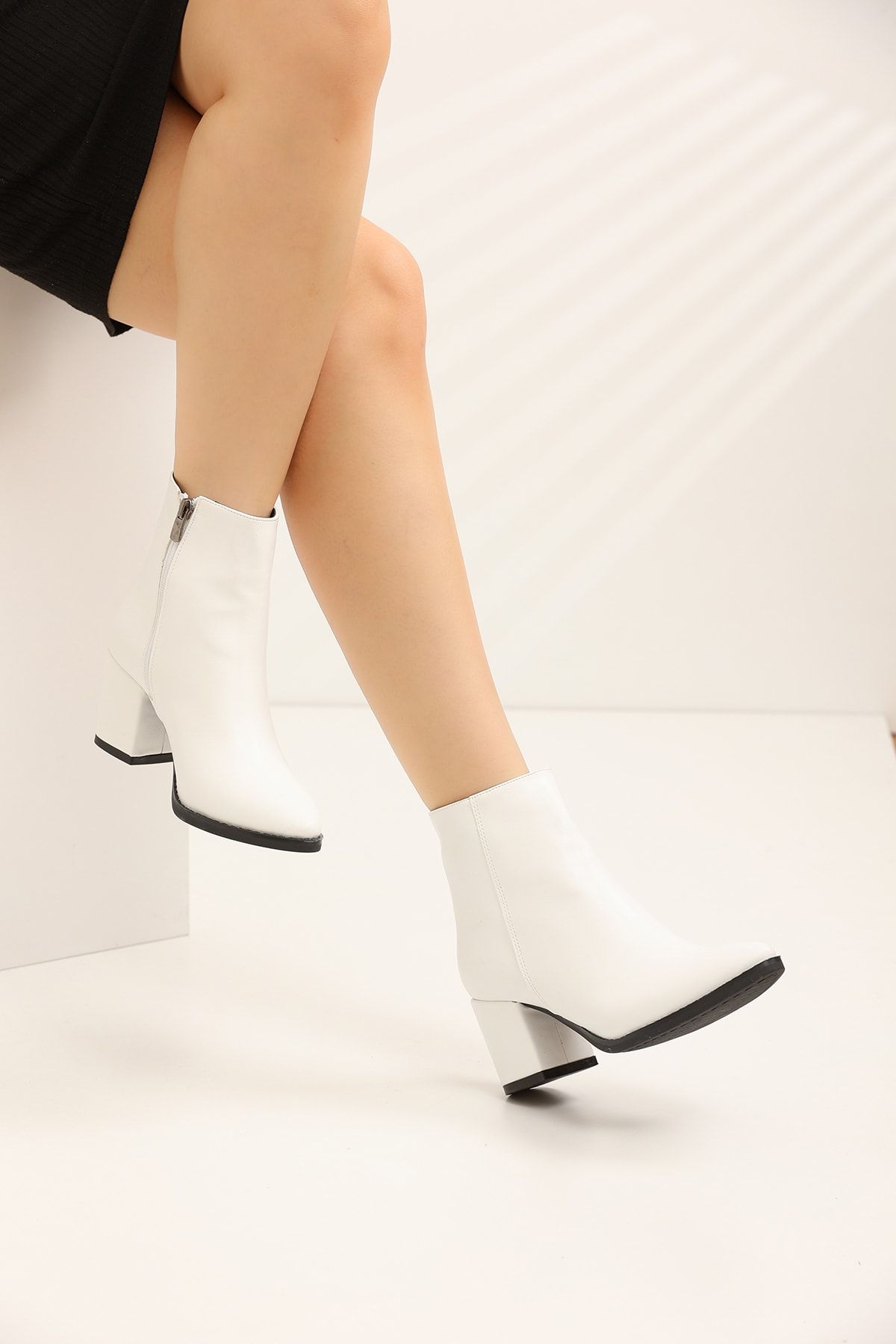 White Women's Boots Cmy303