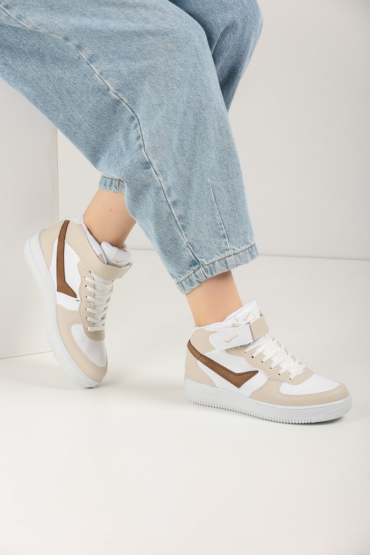 White Nude Unisex Sneakers 2185