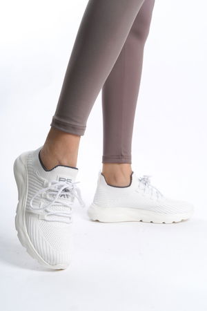 White Unisex Comfortable Easy-to-Wear Tricot Sneaker 4556