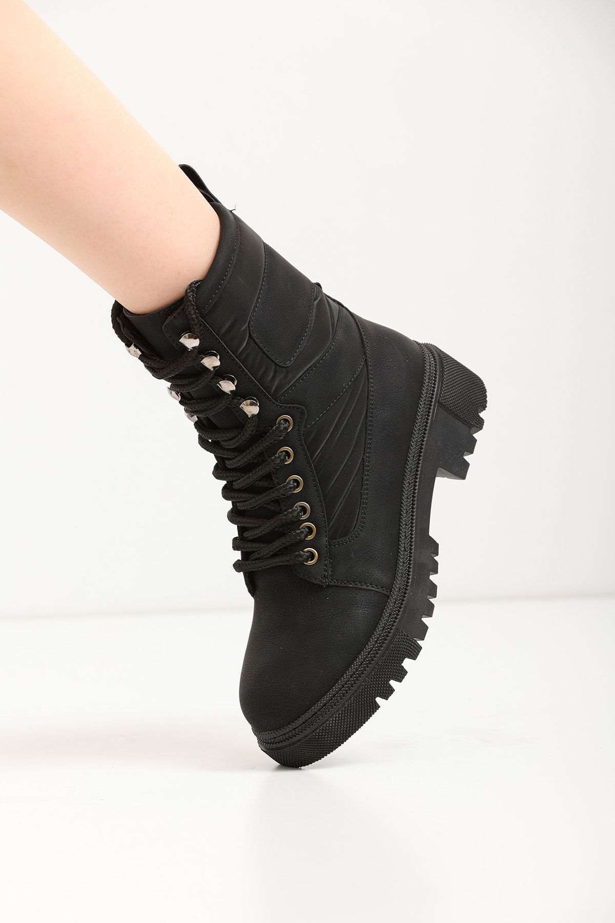 Black Matte Women's Boots Em2428