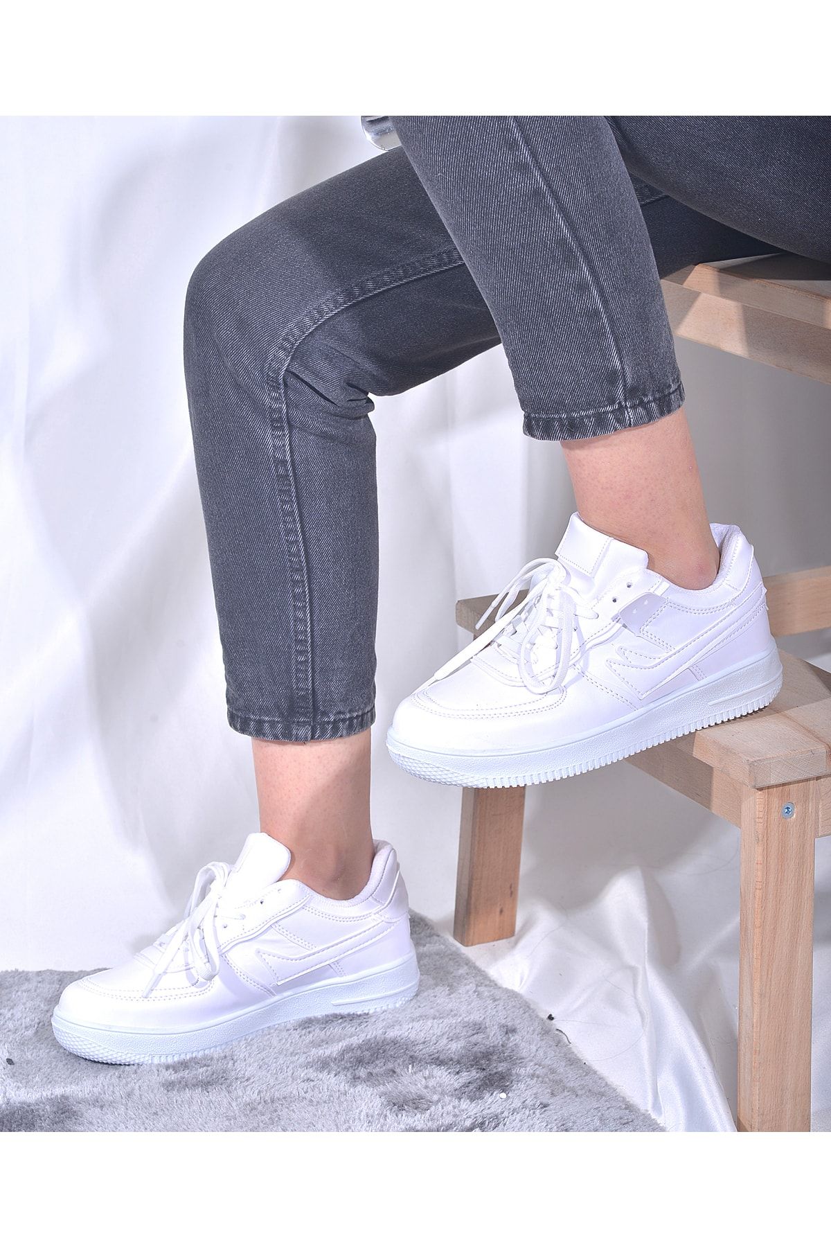 White Women's Sneaker 2290