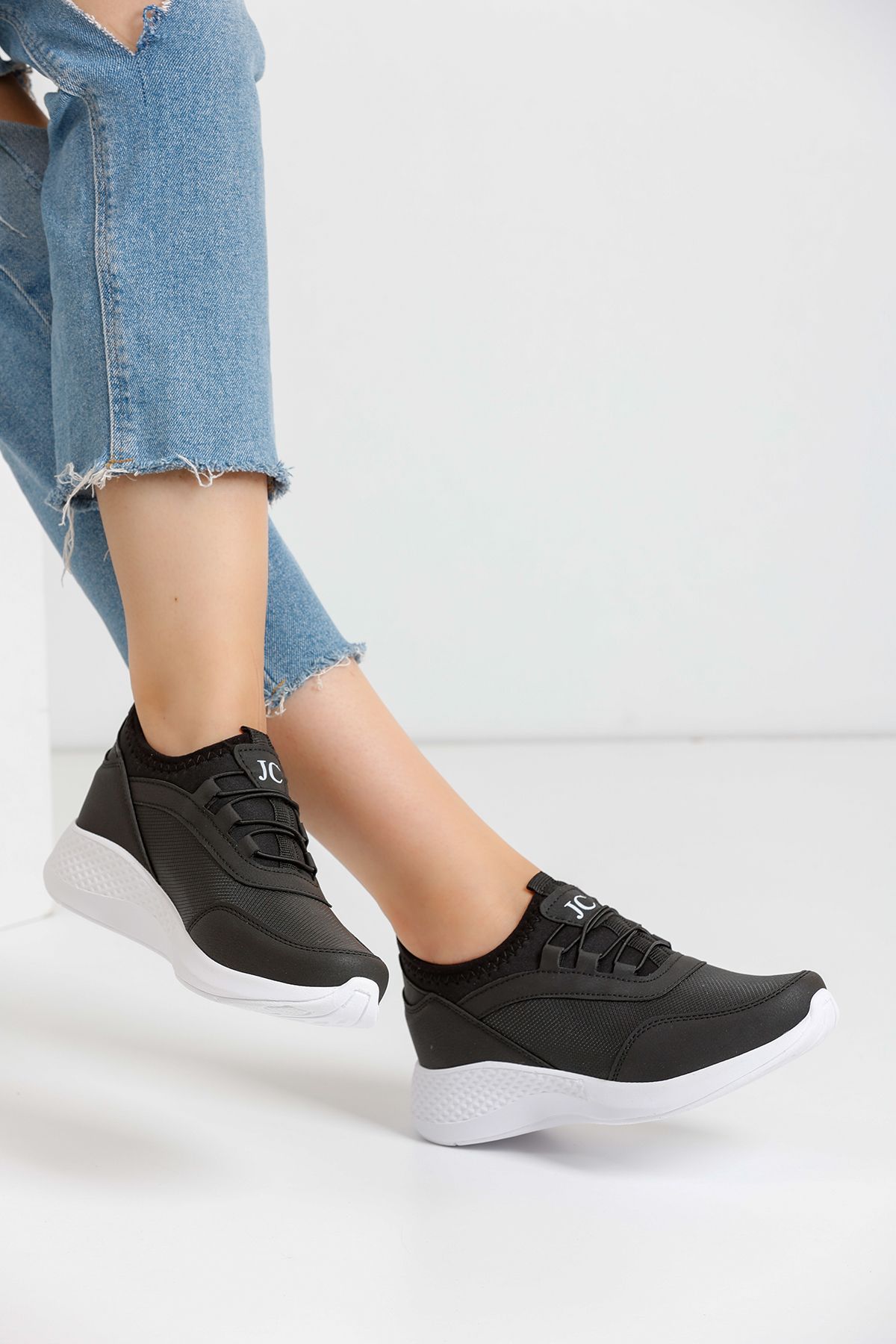 Black Matte Women's Sneaker 3005