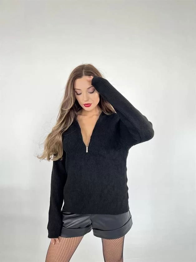 3910 Knitwear Zippered Drawstring Sweater-black