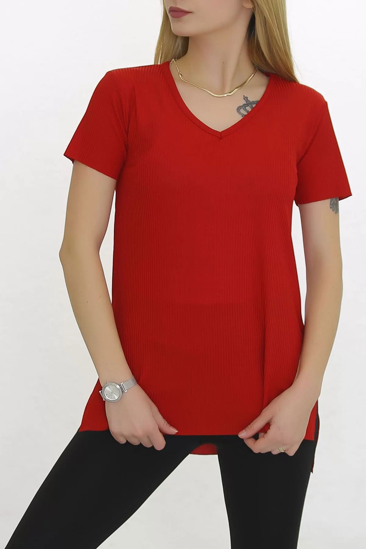 V-Neck T-Shirt with Slits Red - 1998.555.