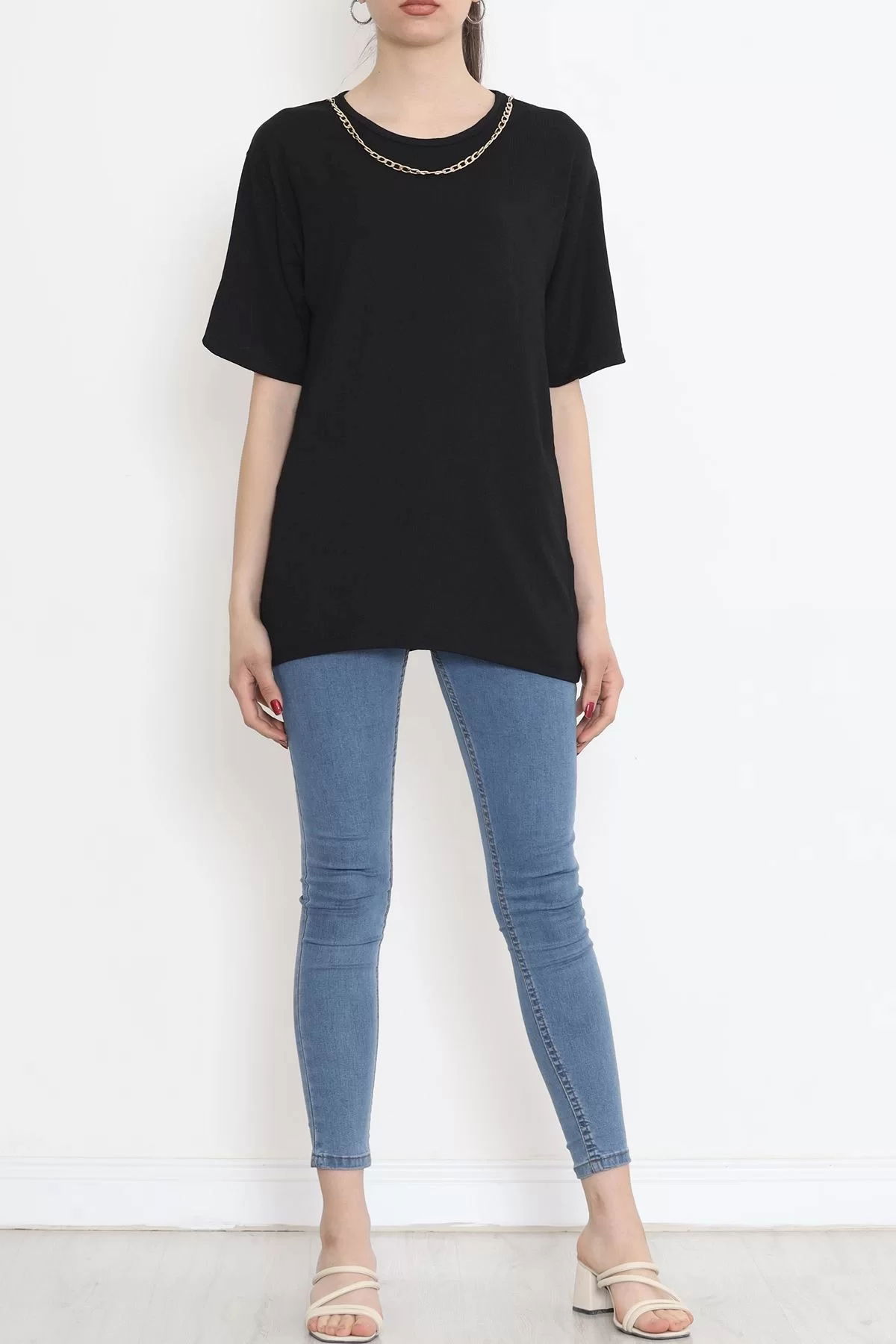 T-shirt with Collar Chain Detail Black - 2494.555.