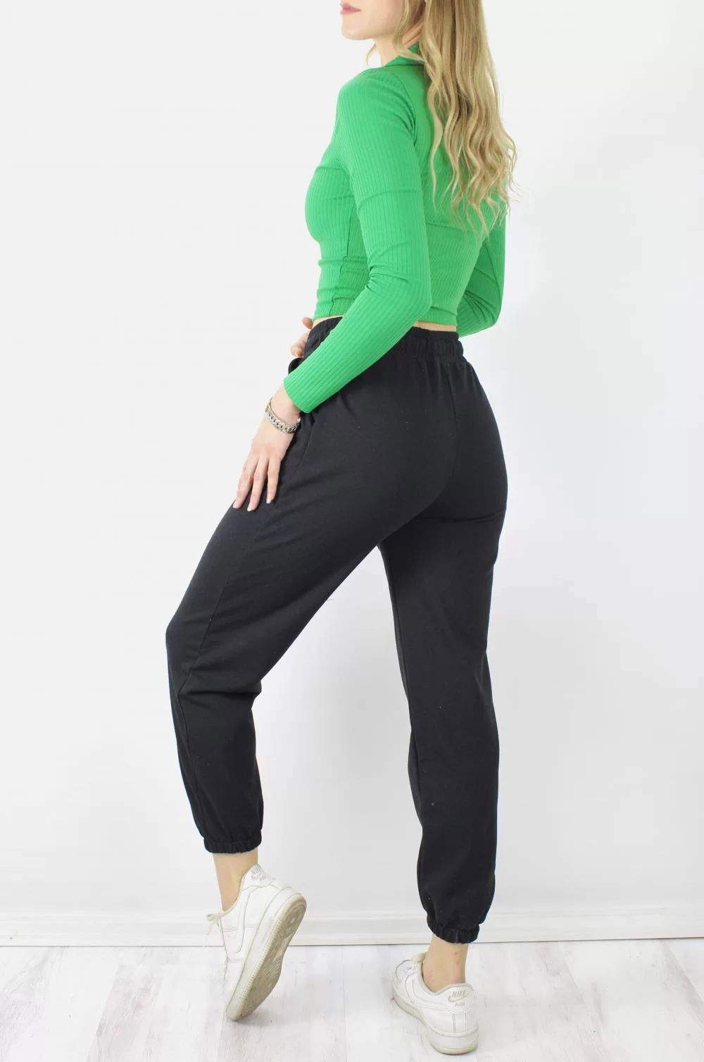 Sweatpants with Elastic Waist and Cuffs Black - 1234.1708