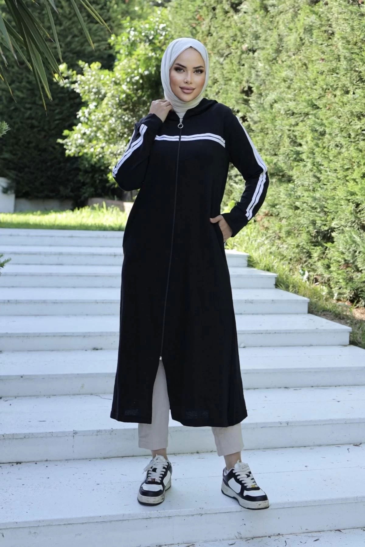 Striped Abaya Black - 20339.1778.