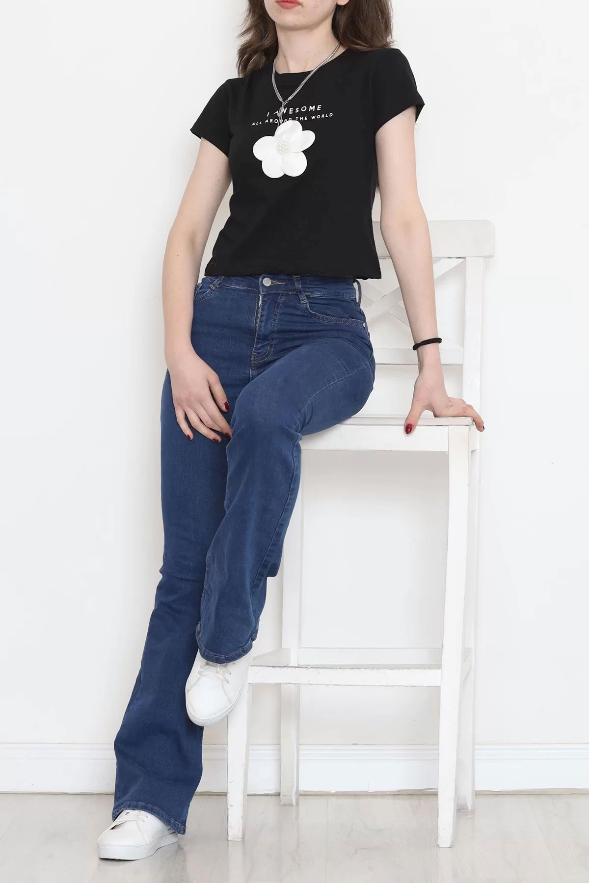 Printed Flower Detailed T-shirt Black - 16605.514.