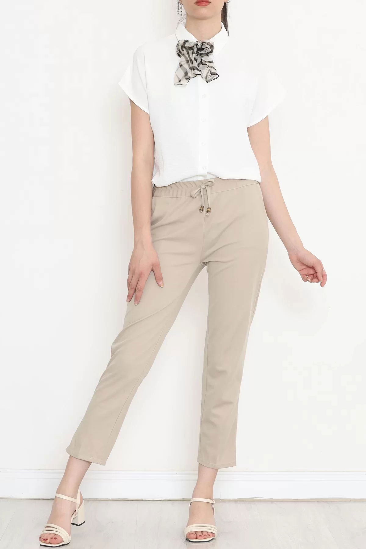 Crepe Lace-up Detailed Pants Beige - 152429.1778.