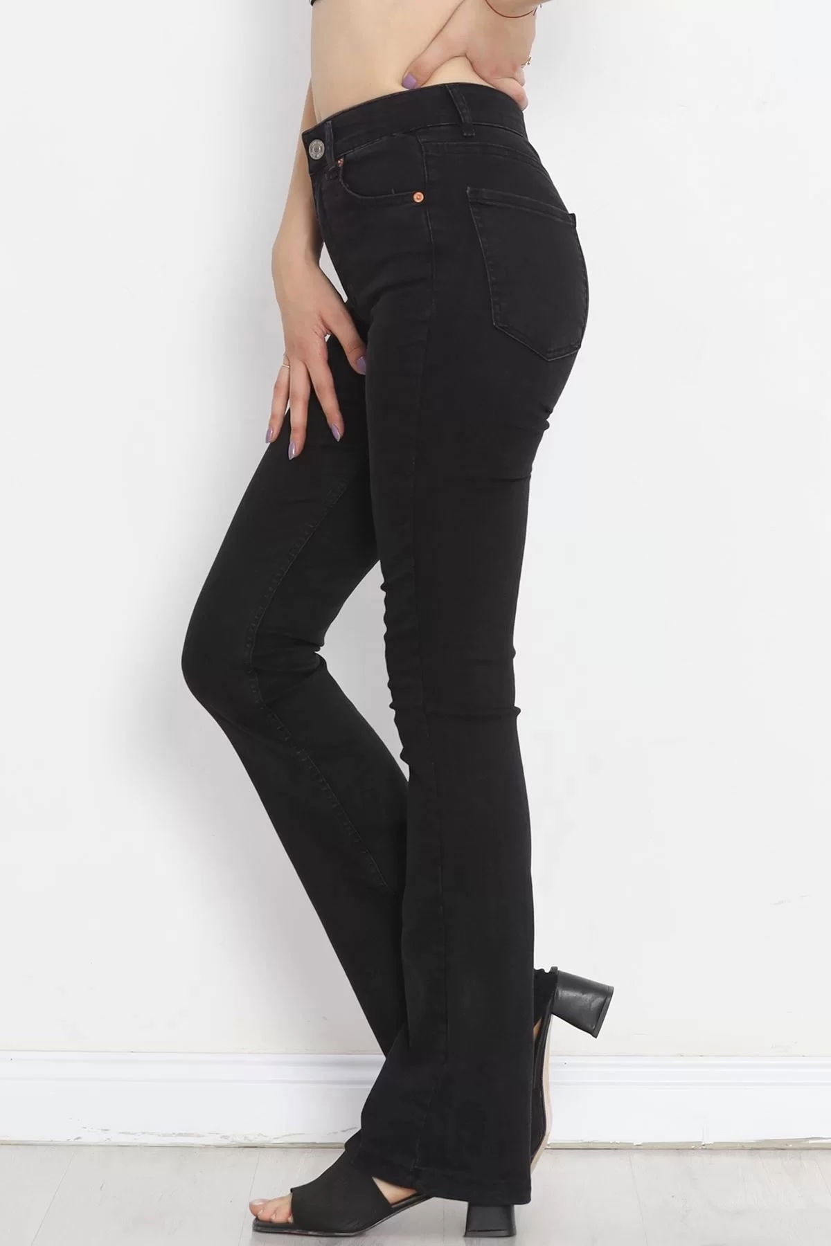 Flared Jeans Black2 - 18688.1431.