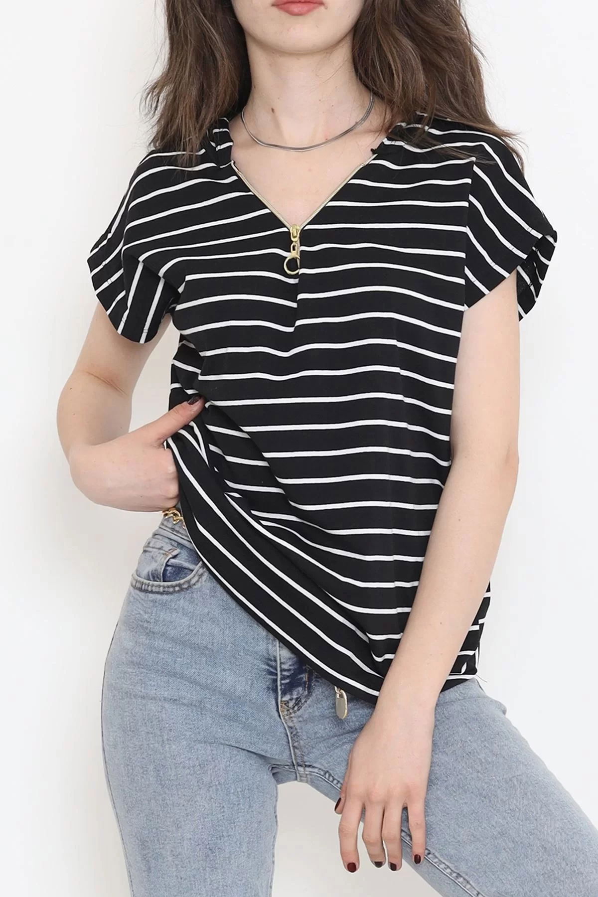 Striped Hooded T-shirt Black and White - 15270.1567.