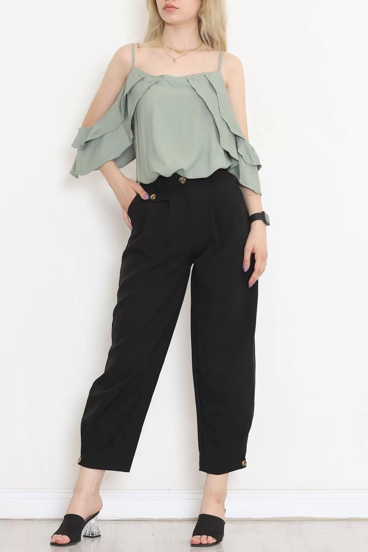 Pants with Button Detail on the Cuff Black - 20783.683.