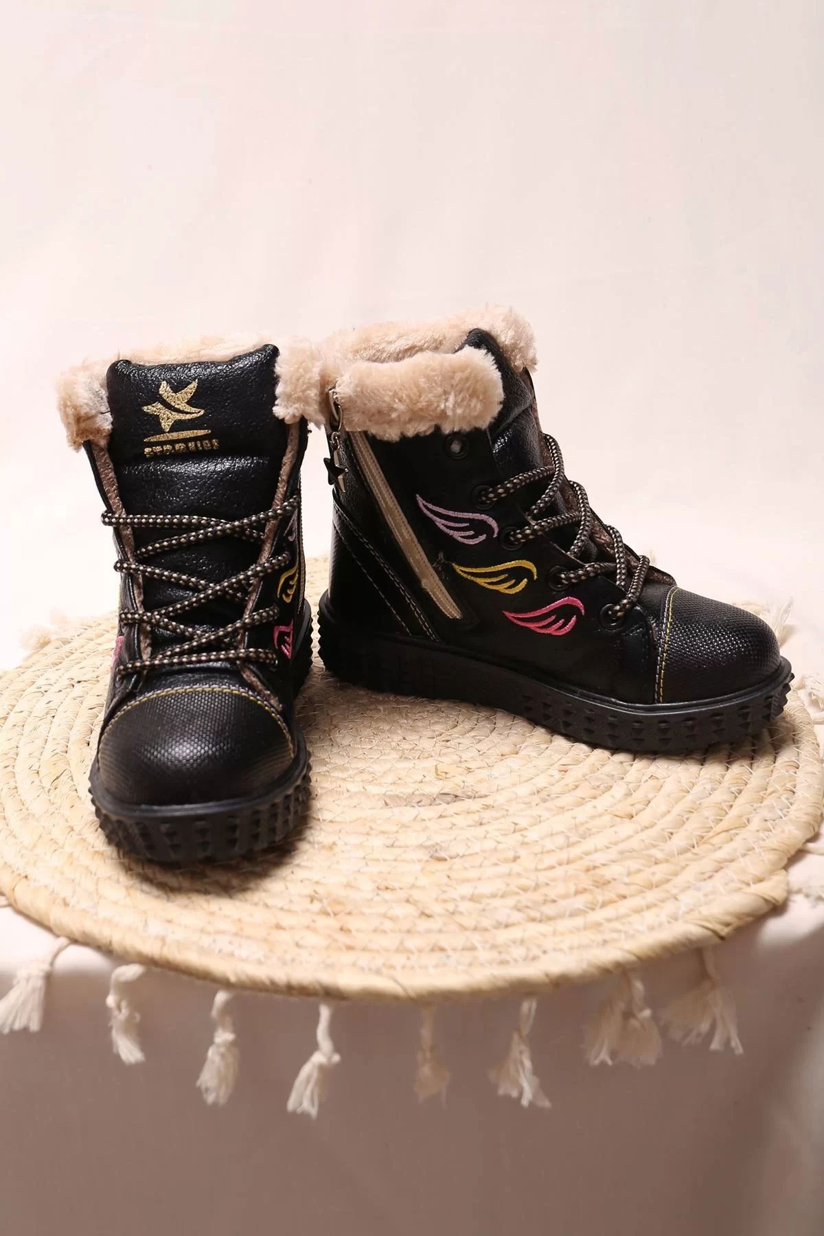 Laced Children's Boots Black - 2323.264.