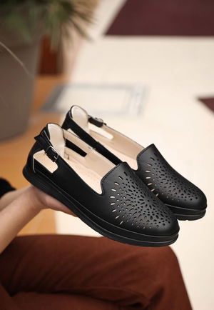 Meore Black Skin Babet Shoes