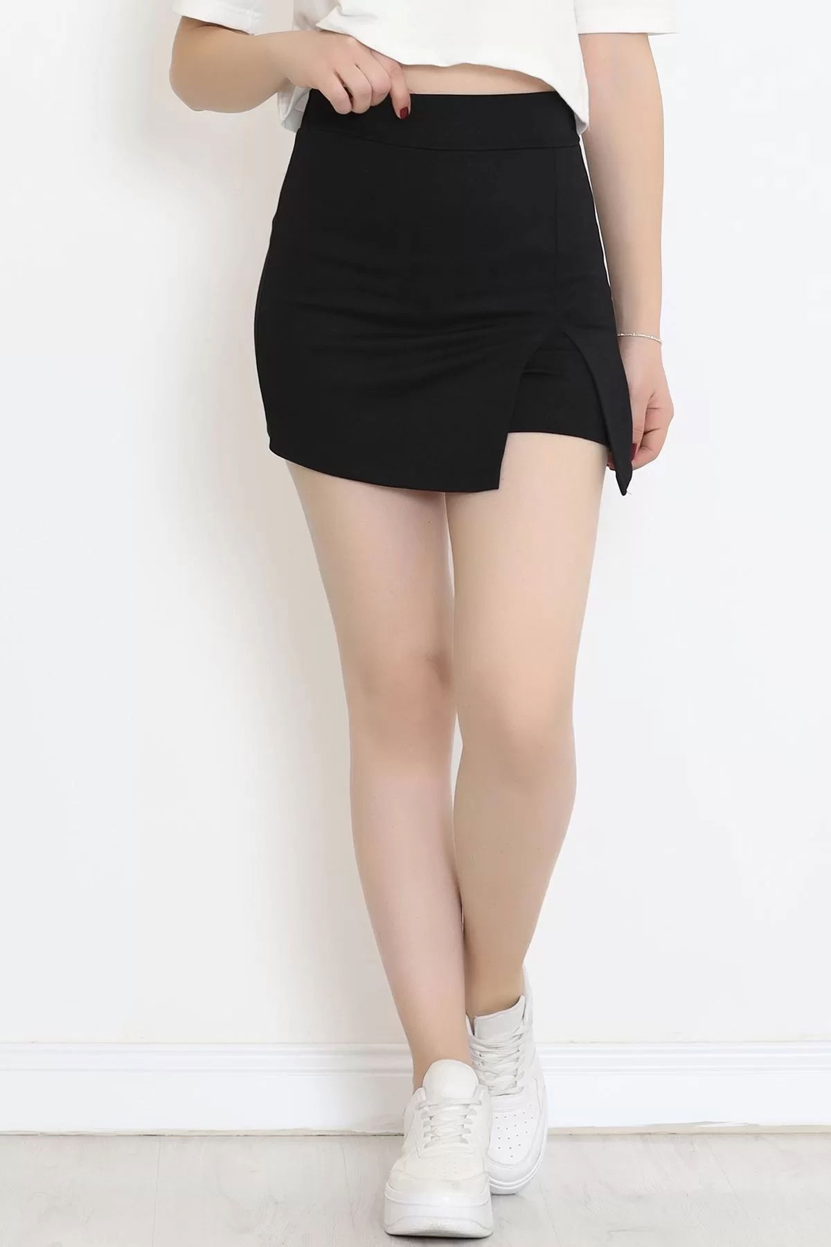 Shorts Skirt with Slits Black - 16582.1005.