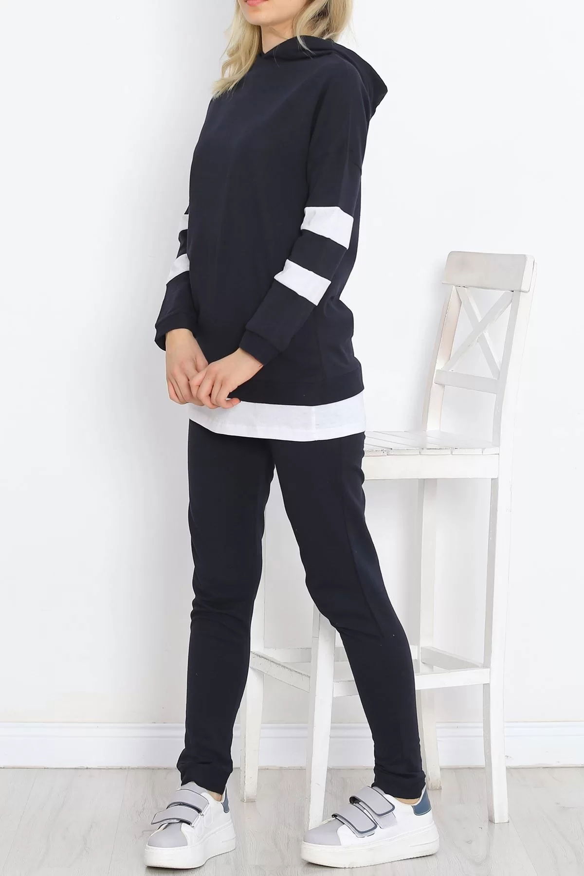 Stripe Detailed Tracksuit Set Navy Blue - 20340.1778.