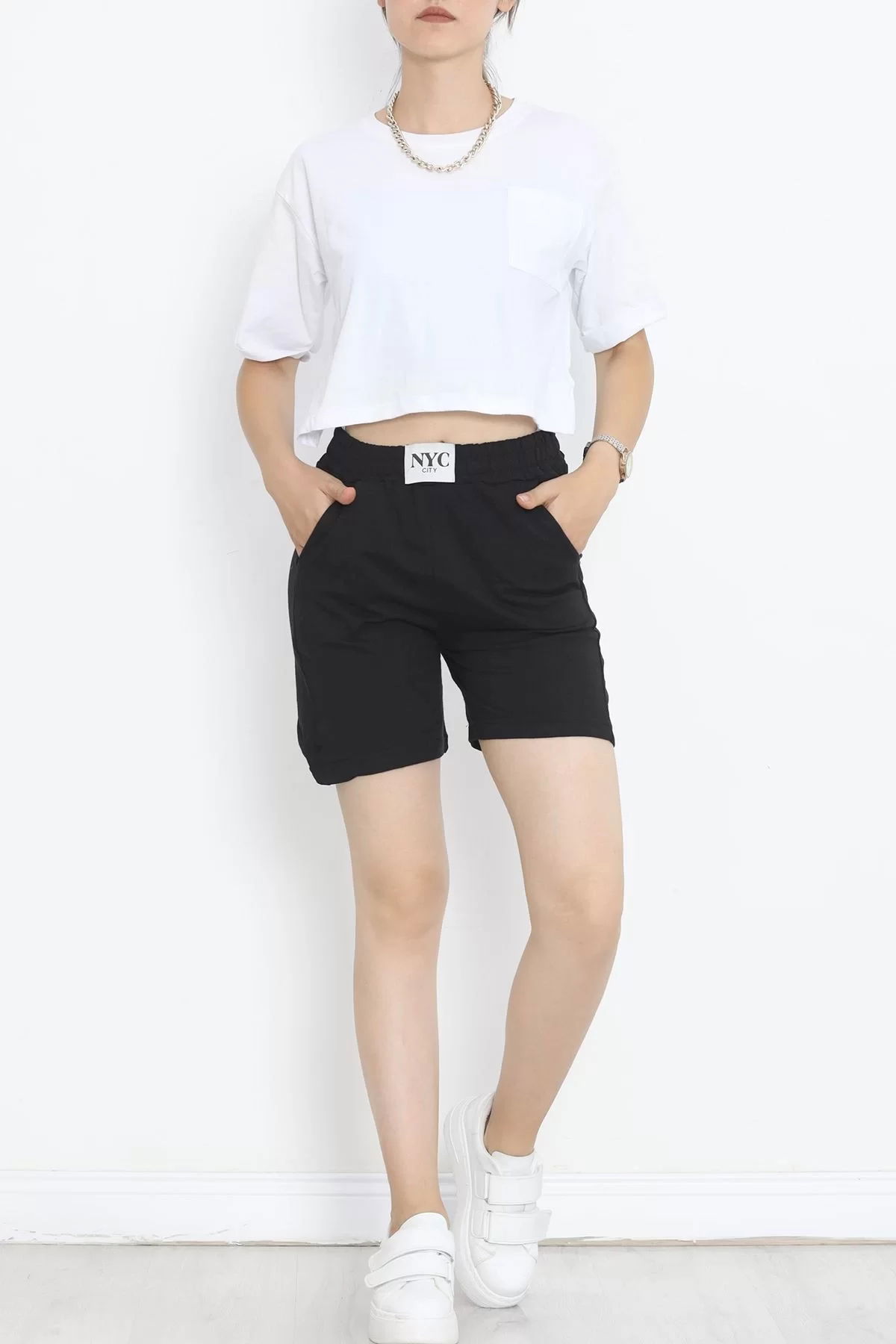 Crested Shorts Black - 16612.1778.