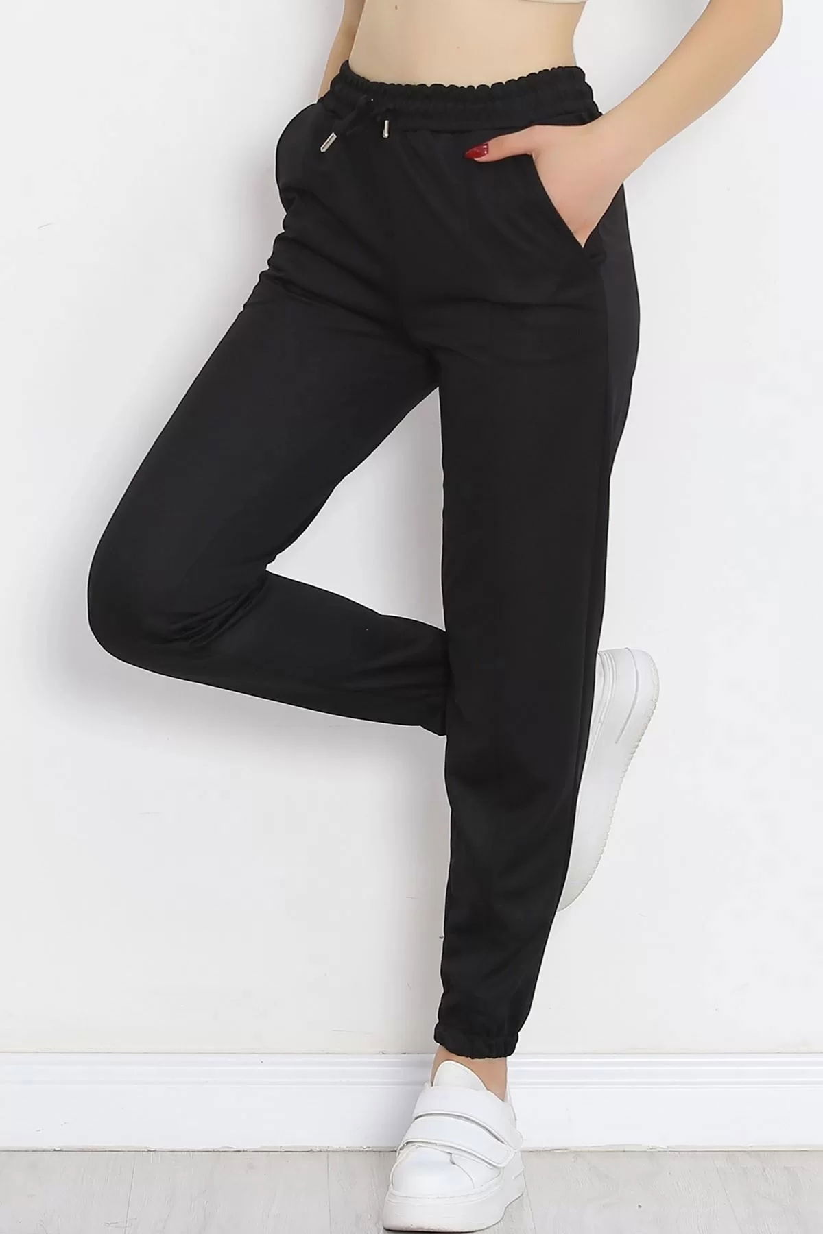 Pants with Elasticized Waistband Black - 10063.1778.