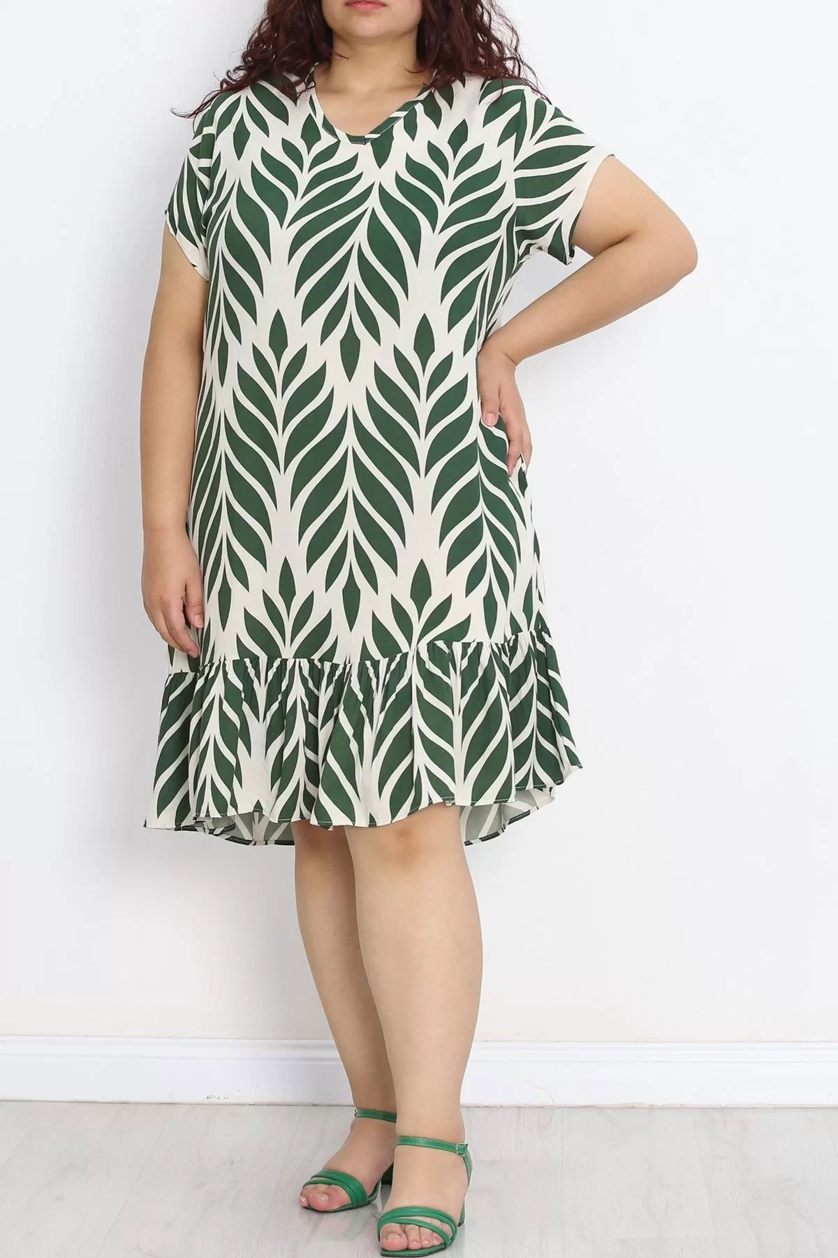 V Neck Ruffle Dress Green - 152394.701.