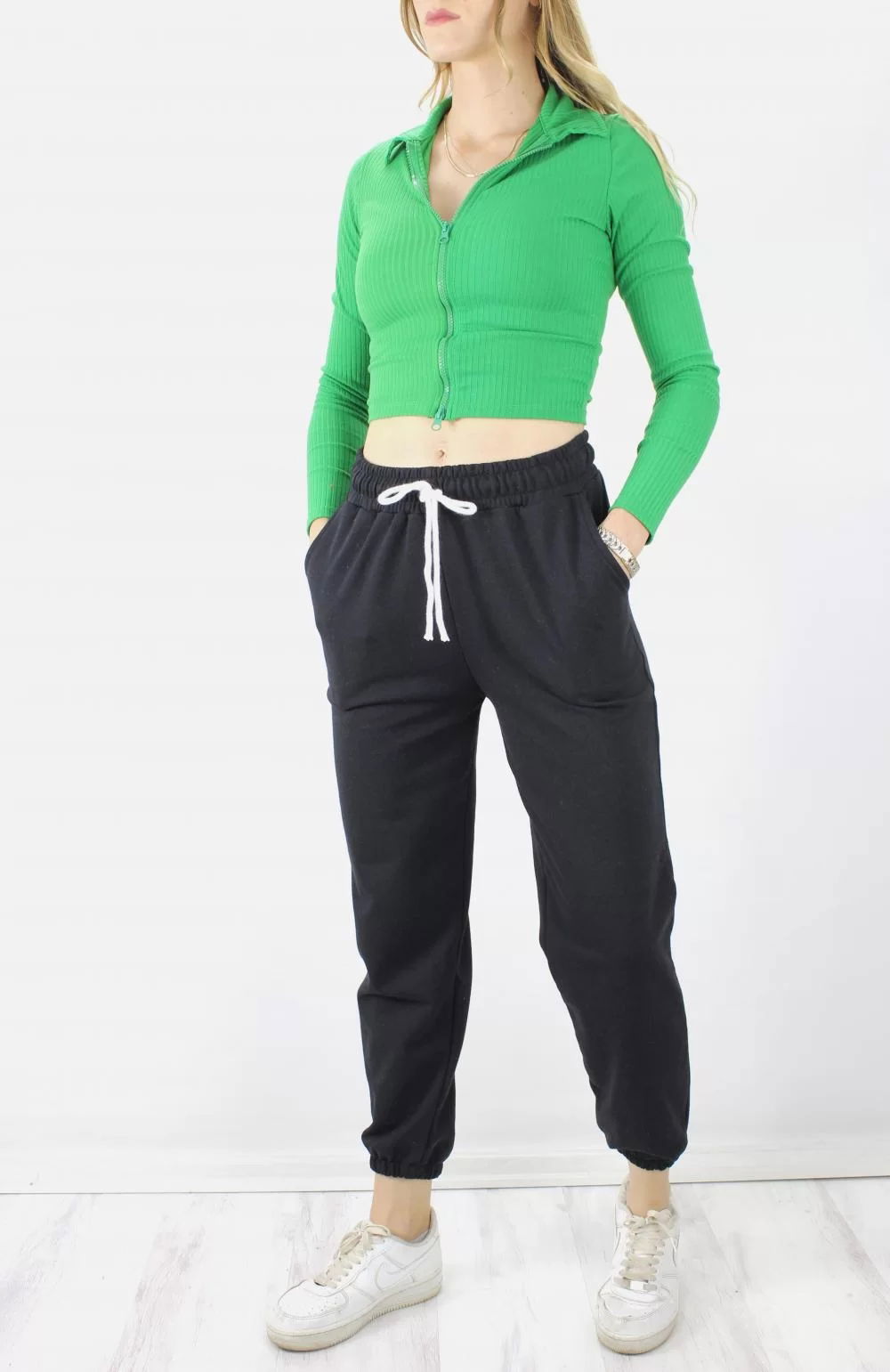 Sweatpants with Elastic Waist and Cuffs Black - 1234.1708