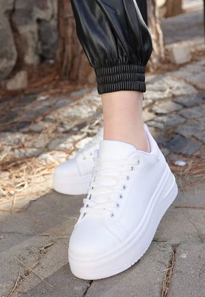 Leran White Skin Lace-Up Sneakers