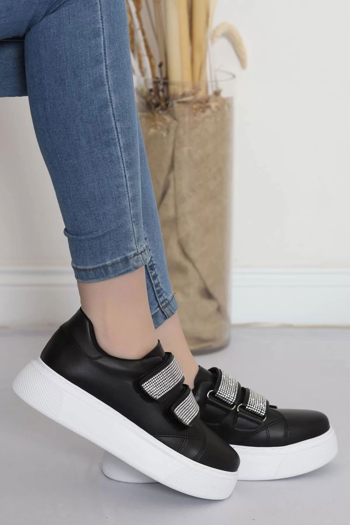 Double Band Stone Detailed Sneakers Black and White - 18217.264.