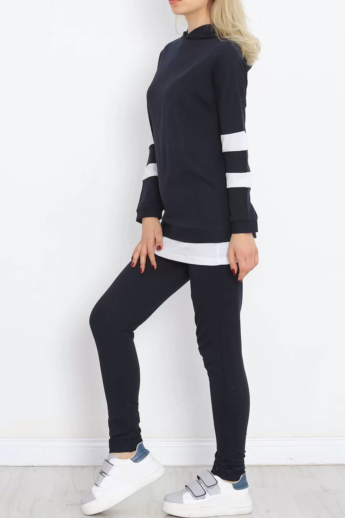 Stripe Detailed Tracksuit Set Navy Blue - 20340.1778.