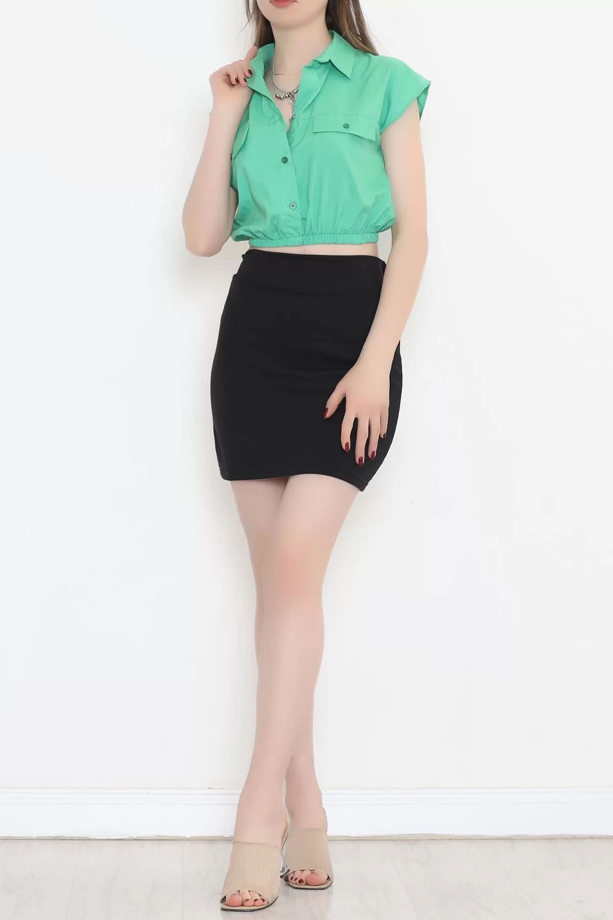 Crop Shirt with Pocket Detail Green - 3471.1595.