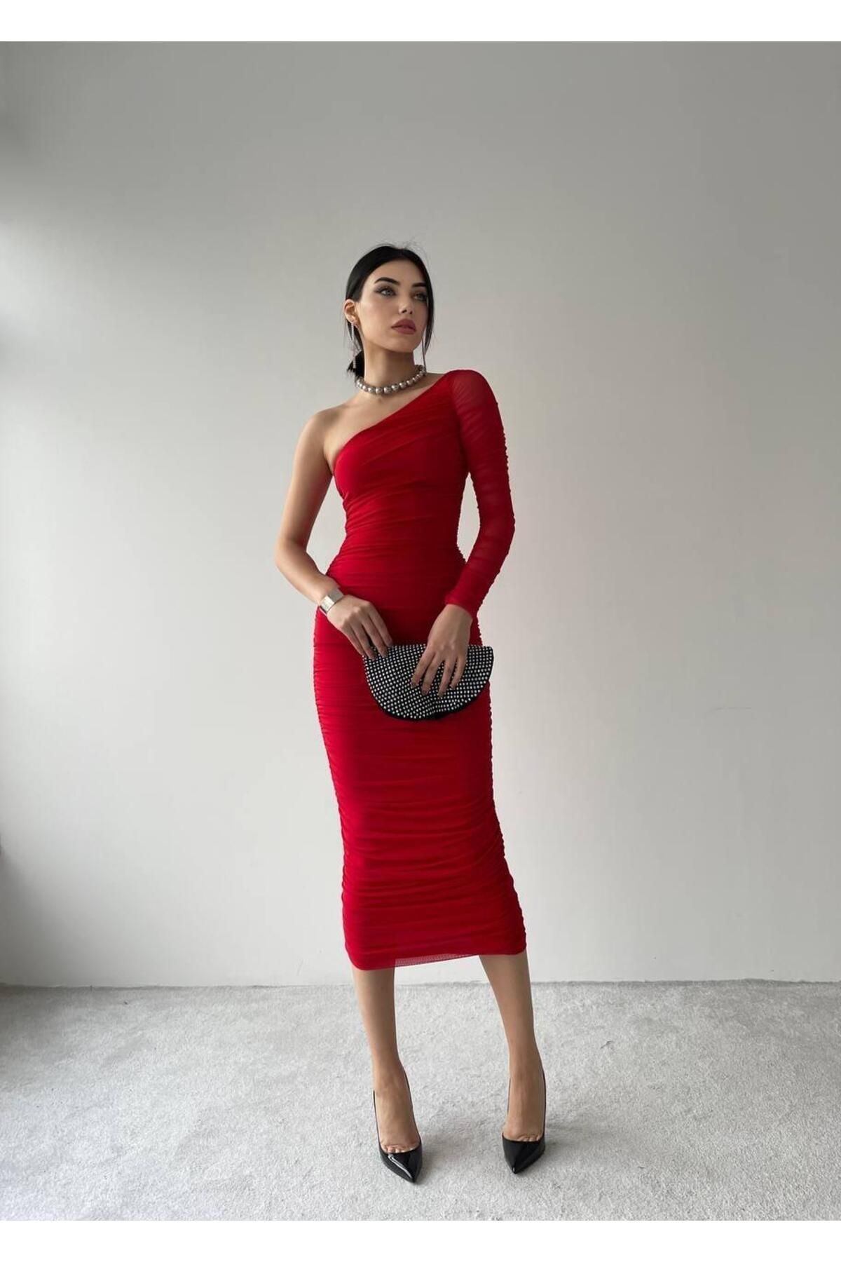 ONE SLEEVE DRAPED RED DRESS OF COLOR