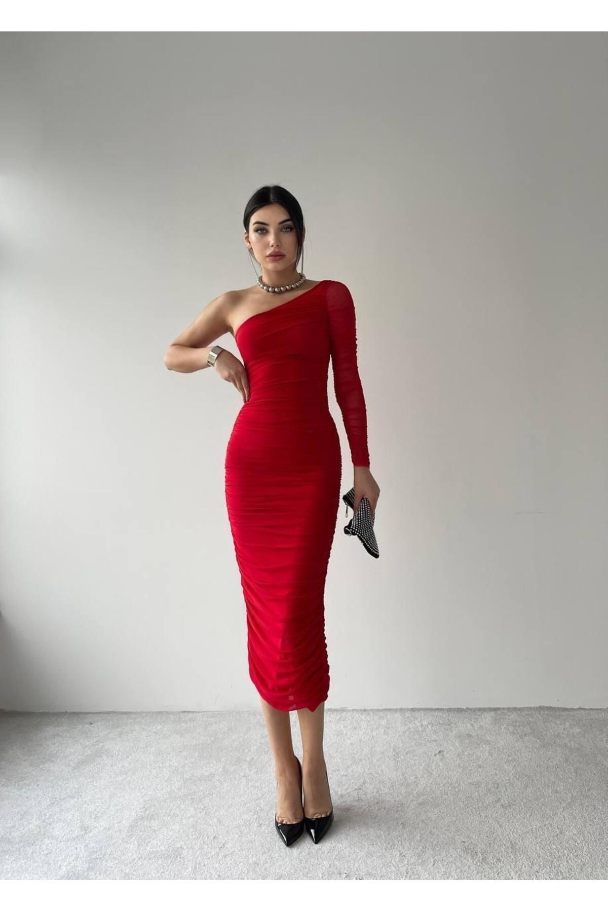 ONE SLEEVE DRAPED RED DRESS OF COLOR