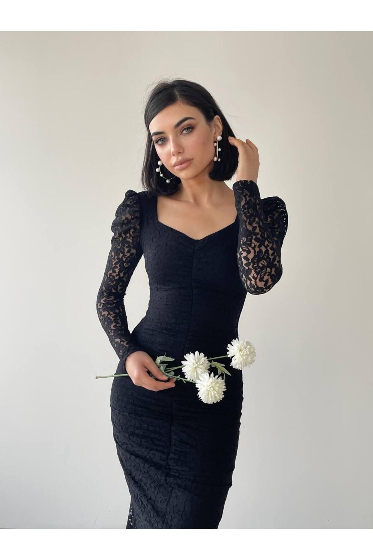 Hadise Long Black Lace Dress