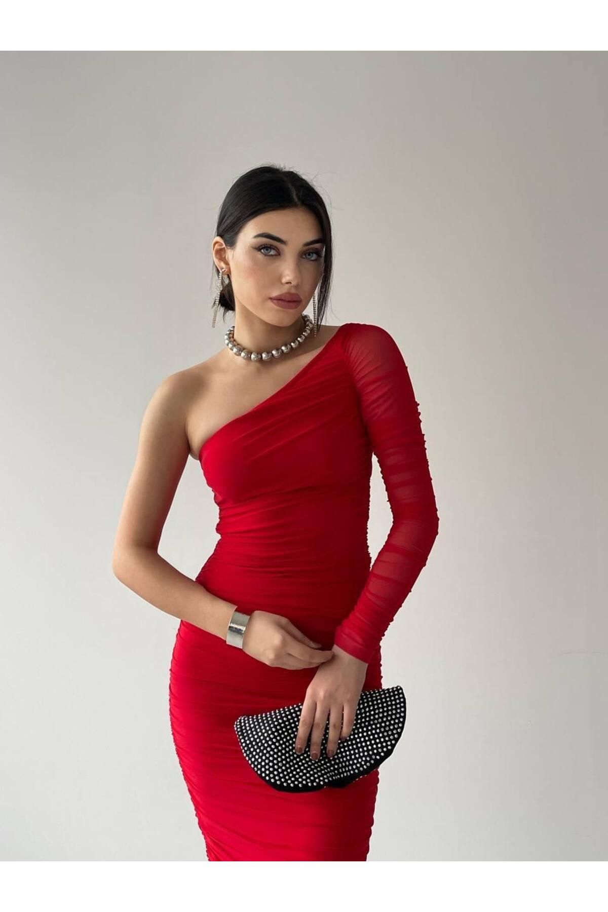 ONE SLEEVE DRAPED RED DRESS OF COLOR