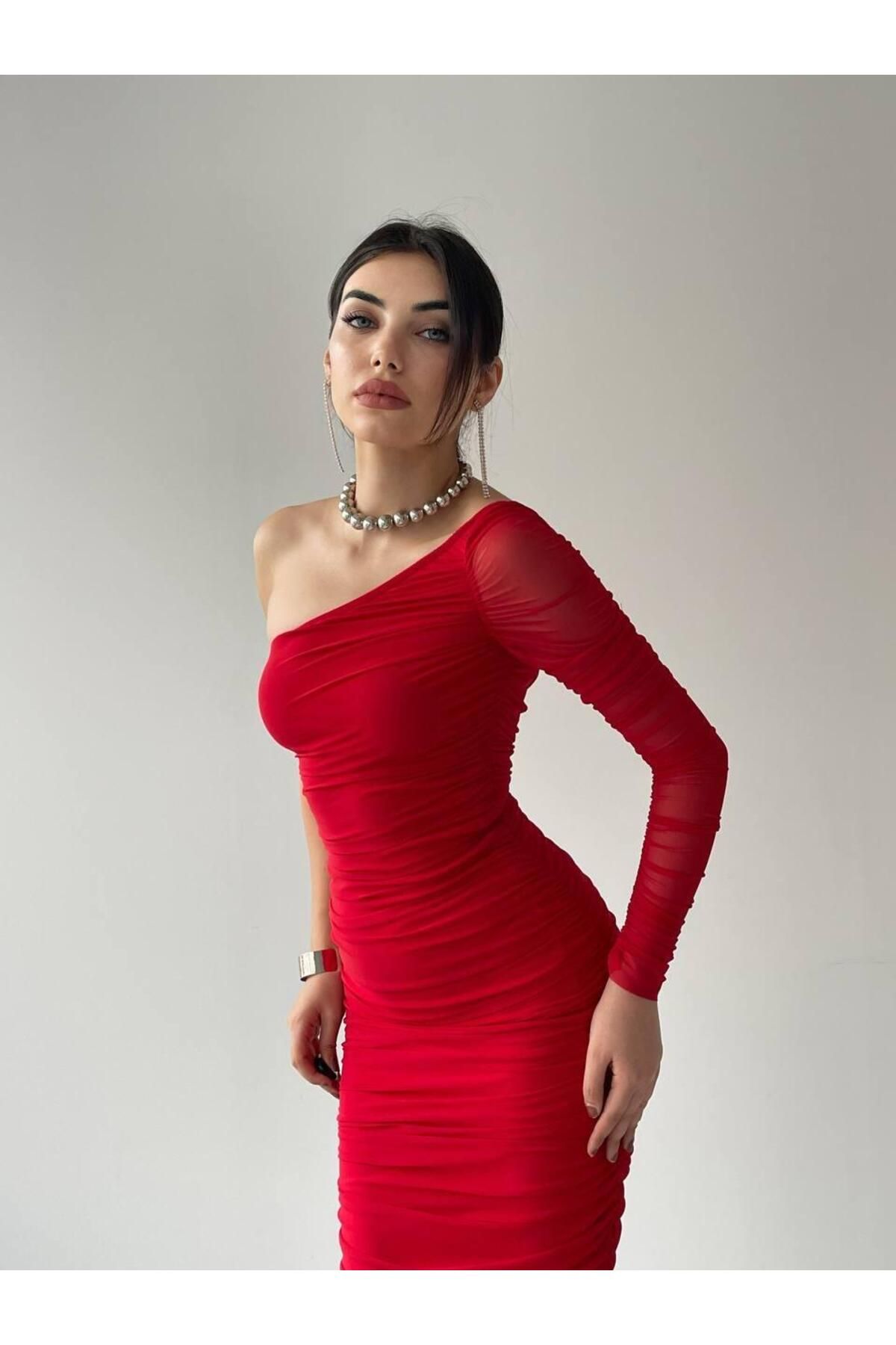 ONE SLEEVE DRAPED RED DRESS OF COLOR