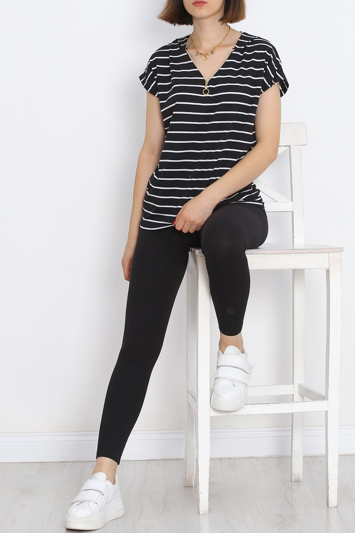 Striped Hooded T-shirt Black and White - 15270.1567.