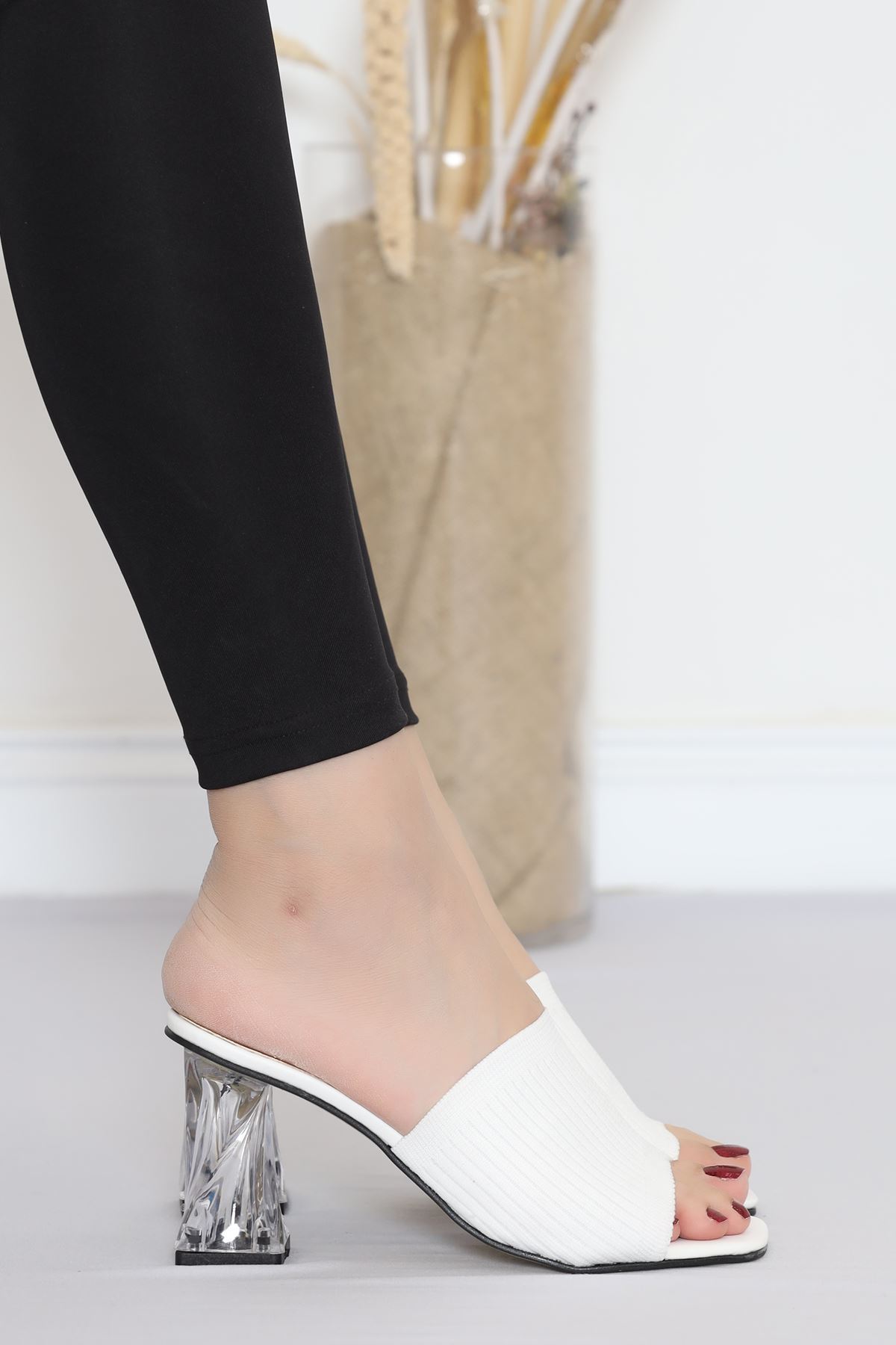 7 Cm Glass Heeled Slippers White - 10790.264.