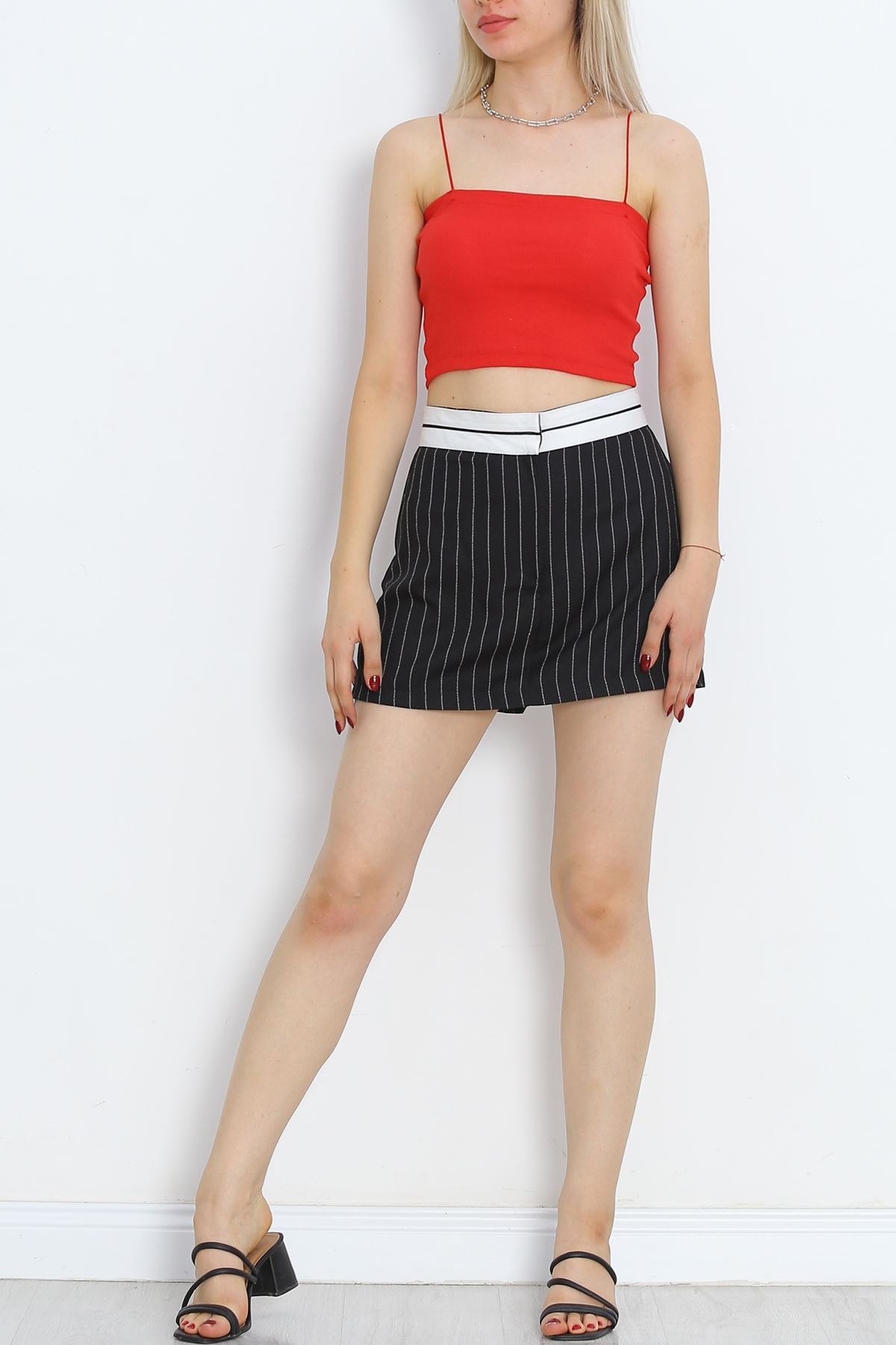 Striped Shorts Skirt Black - 970.1247.