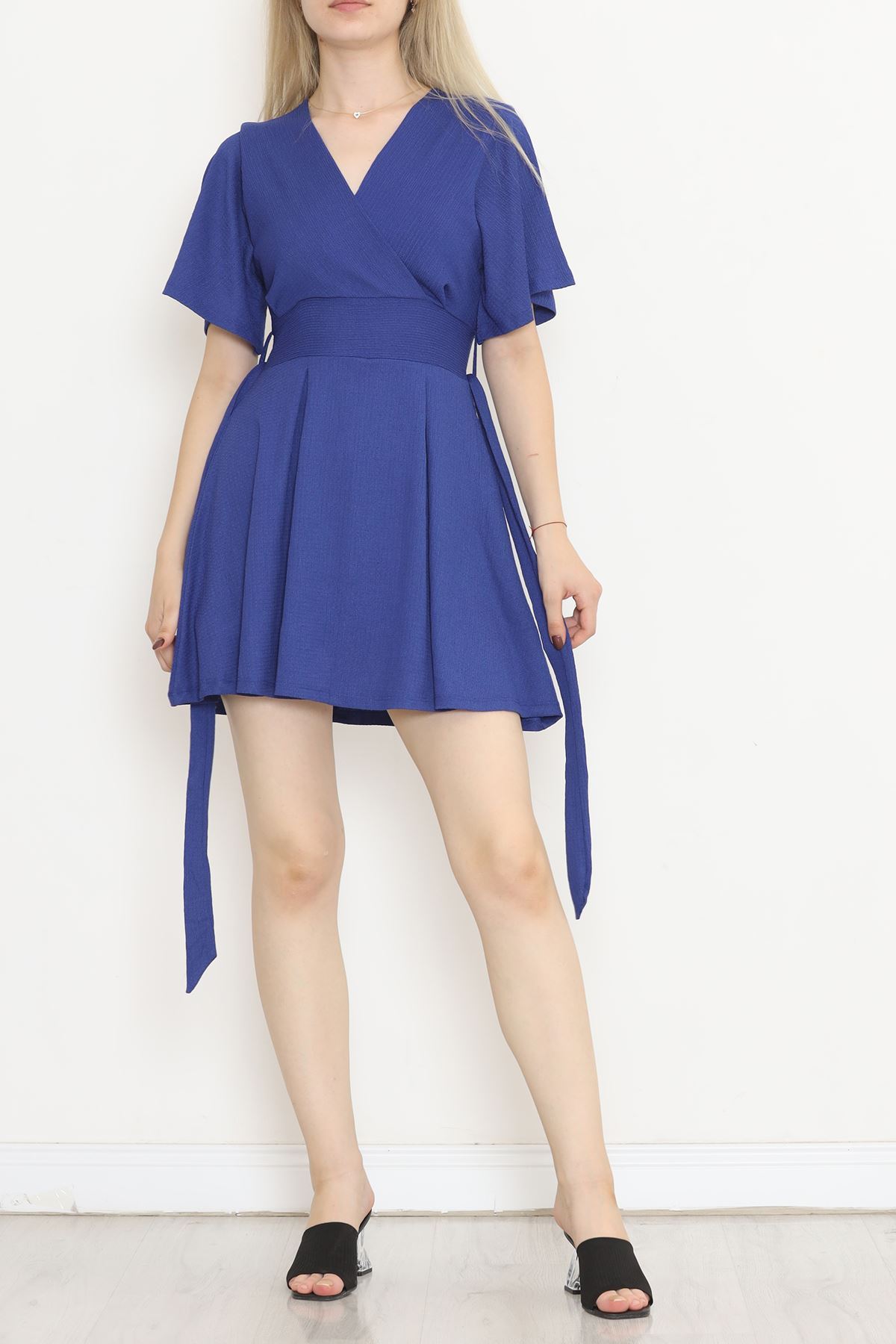 Zippered Belted Dress Saks - 948.1247.