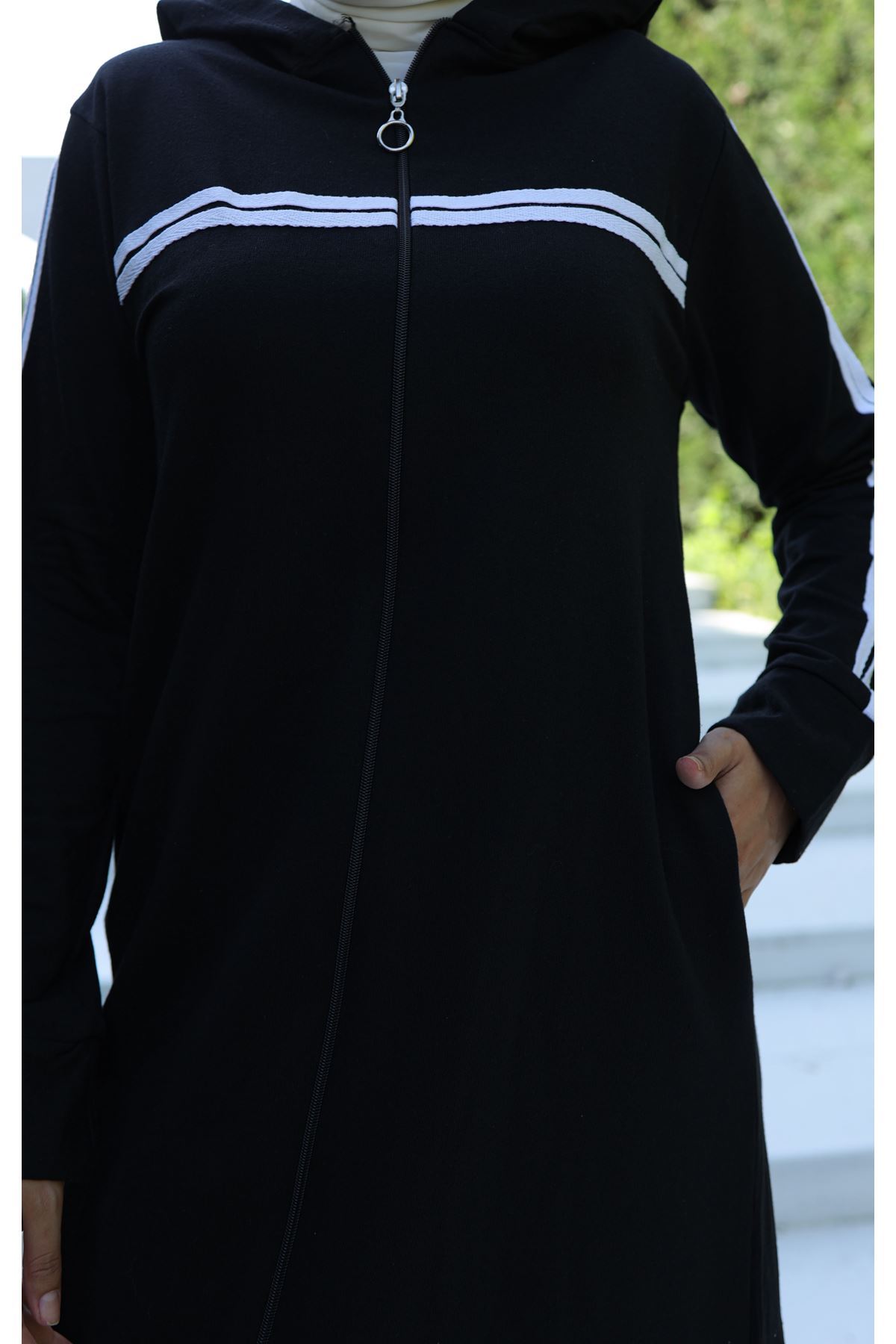 Striped Abaya Black - 20339.1778.