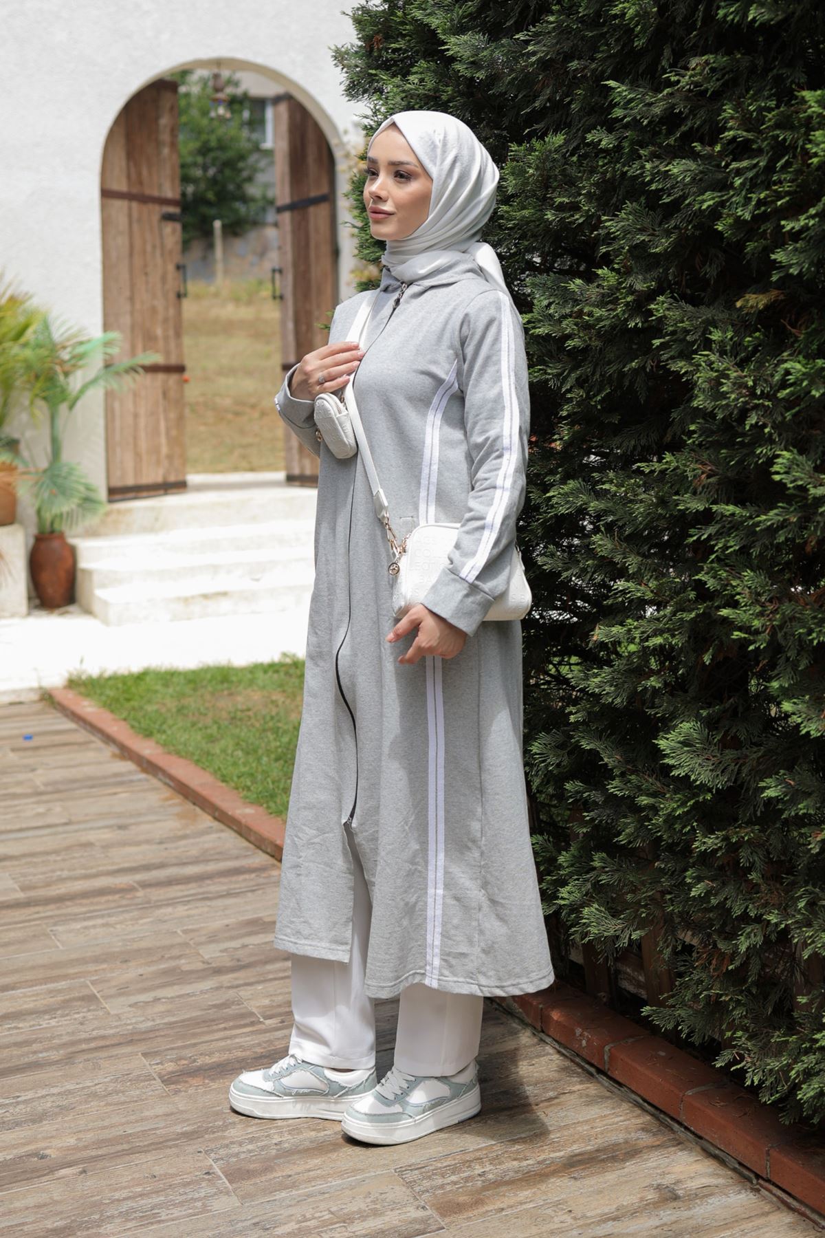 Striped Abaya Gray - 20343.1778.