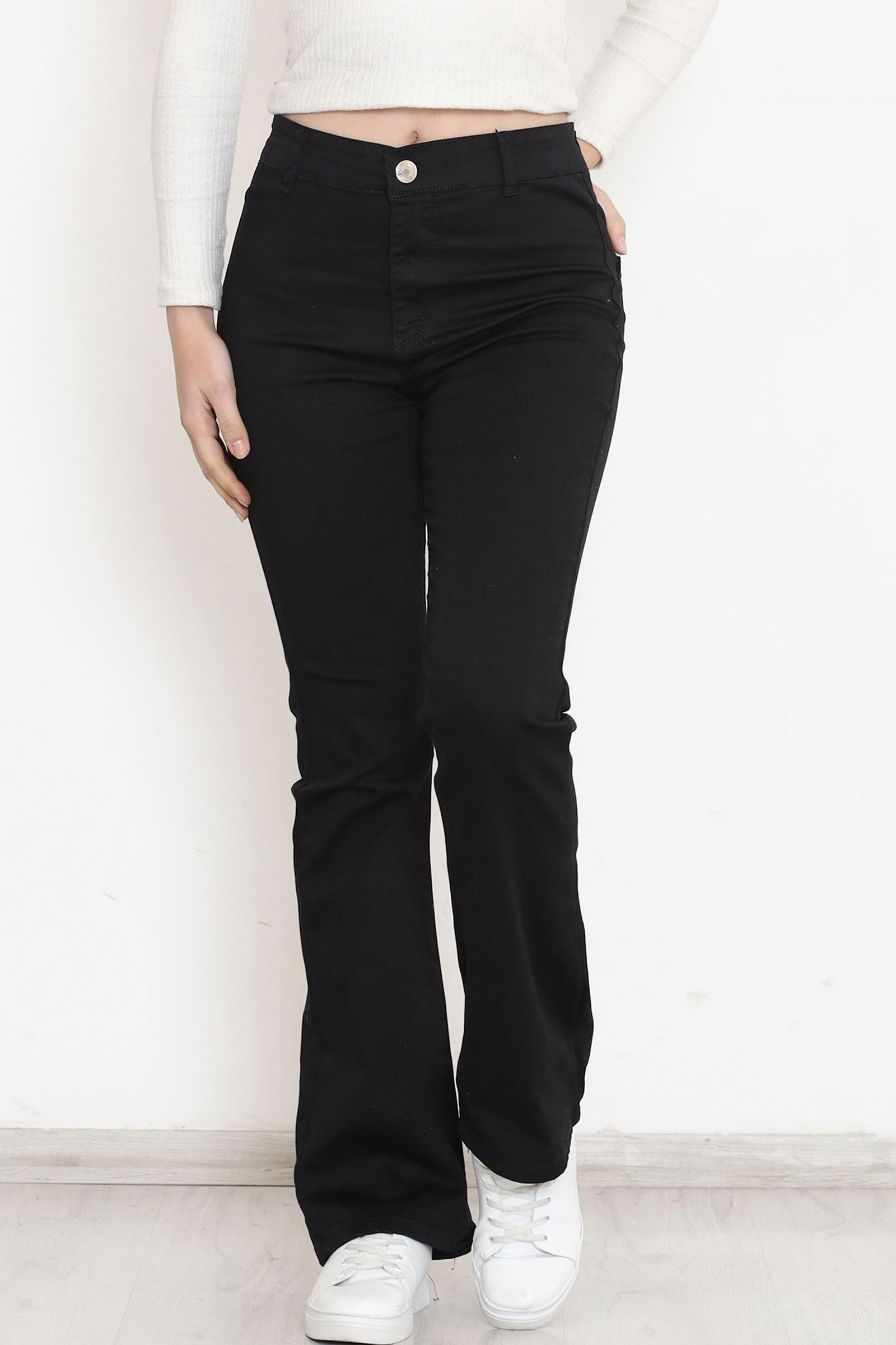 Flared Jeans with Pockets Black - 12606.1431.