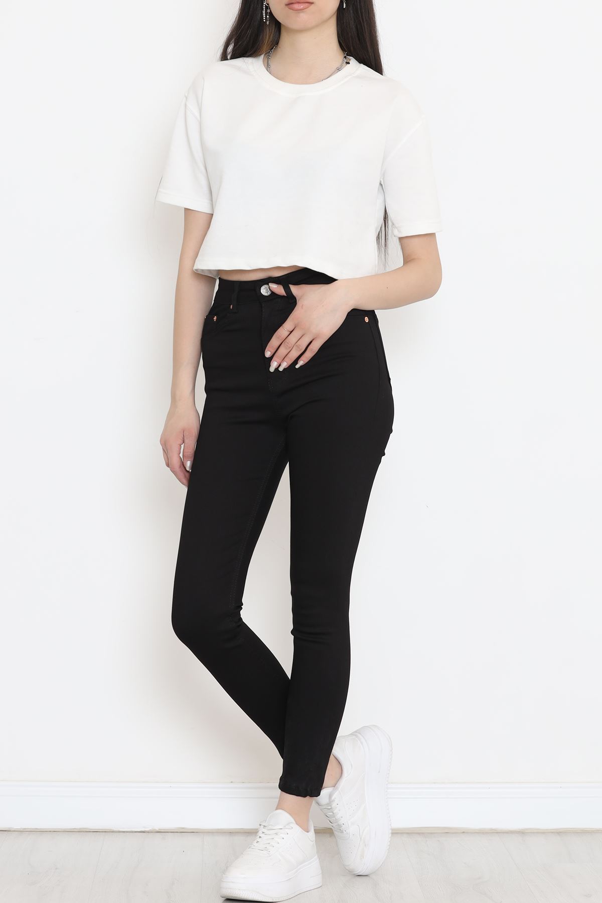 Narrow Leg Jeans Black1 - 18232.1431.