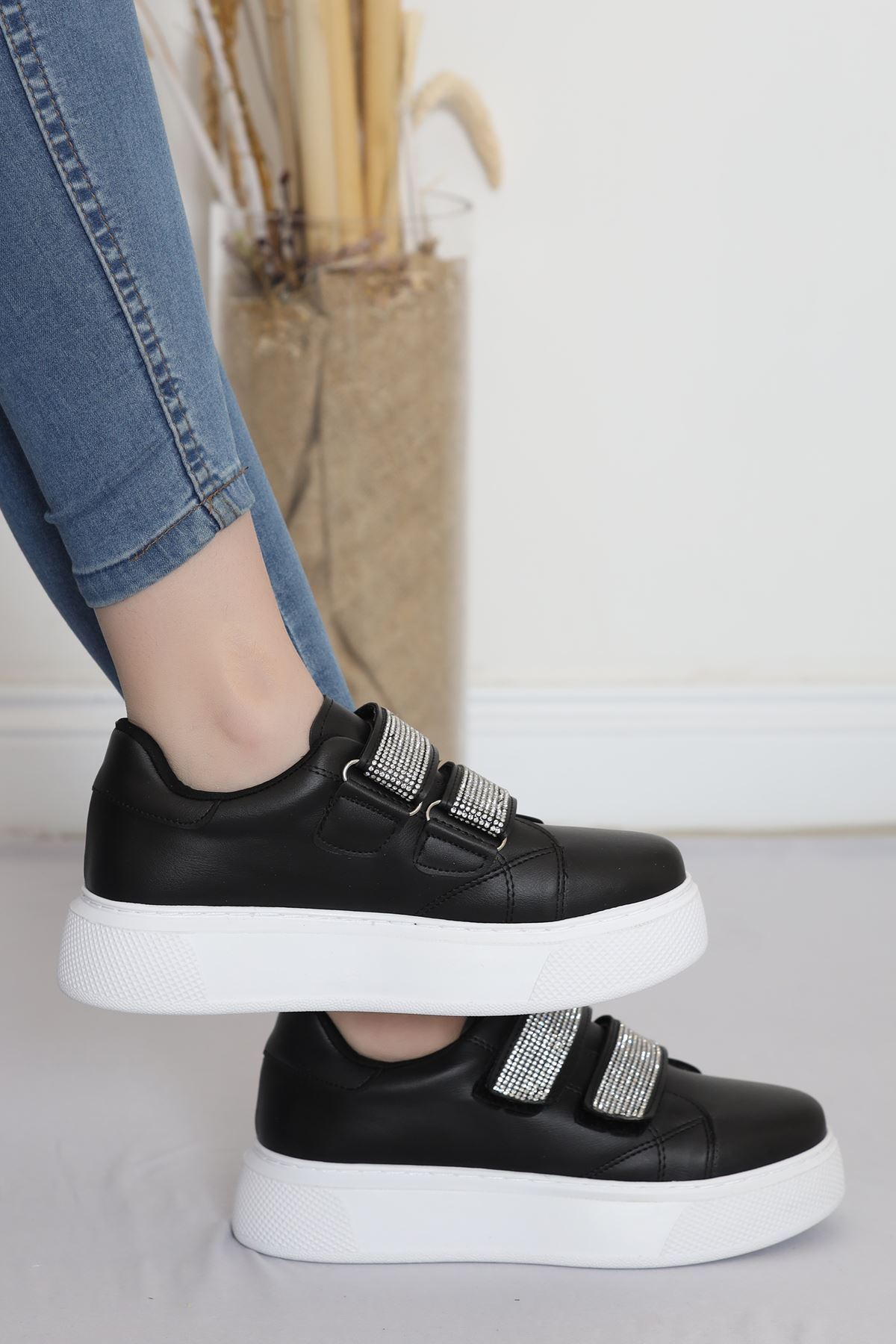 Double Band Stone Detailed Sneakers Black and White - 18217.264.