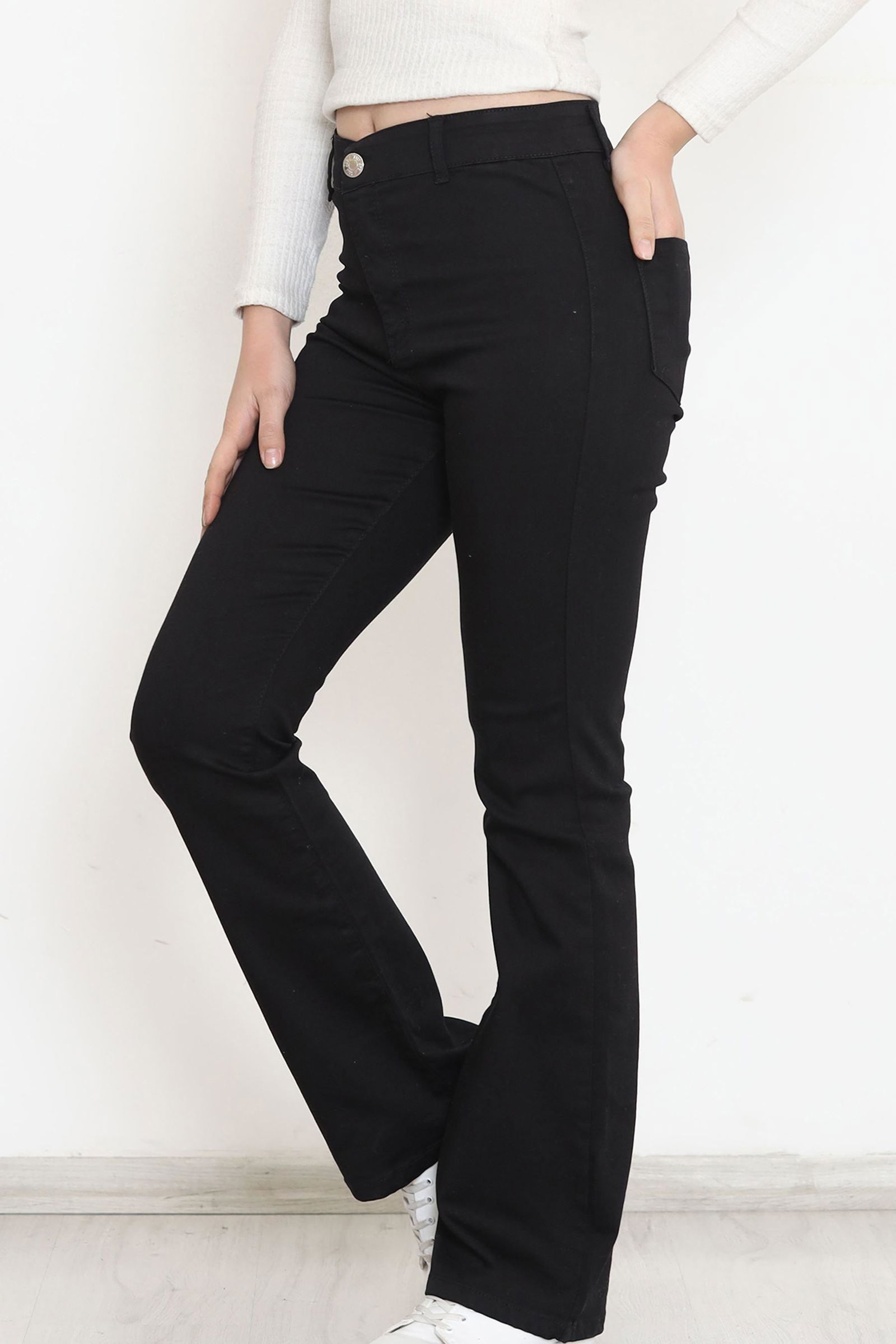 Flared Jeans with Pockets Black - 12606.1431.