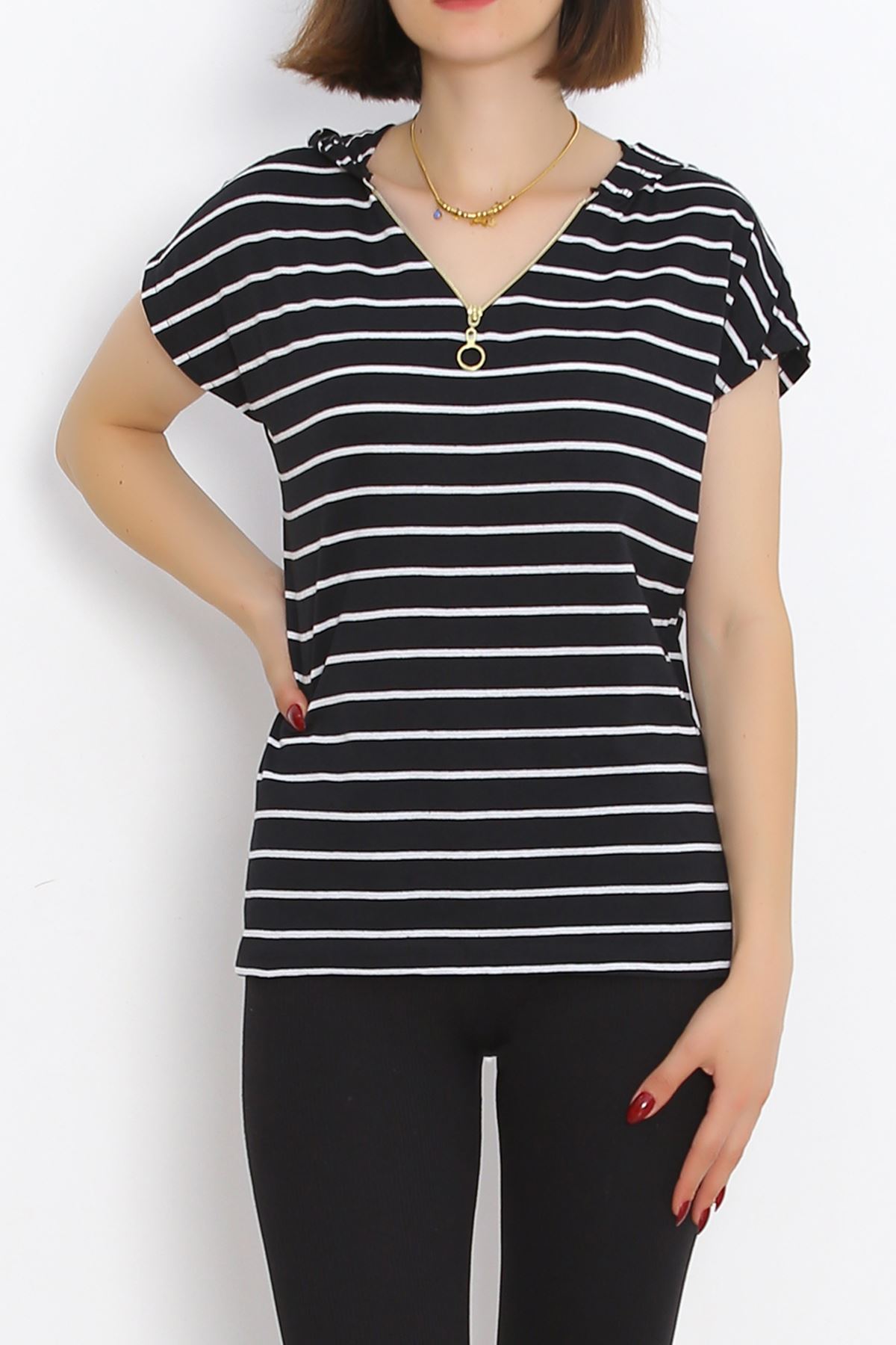 Striped Hooded T-shirt Black and White - 15270.1567.