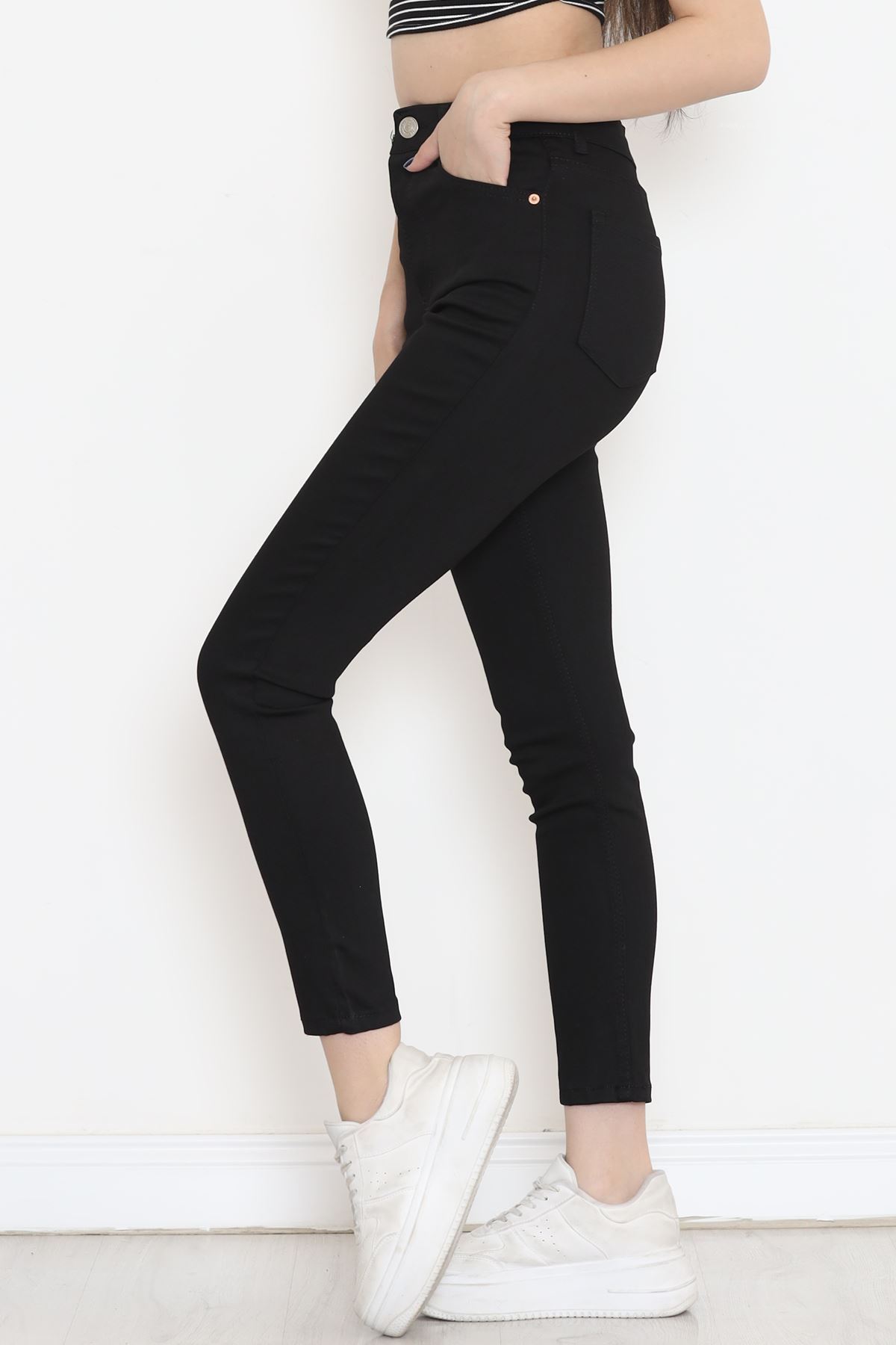 Narrow Leg Lycra Jeans Black - 18221.1431.