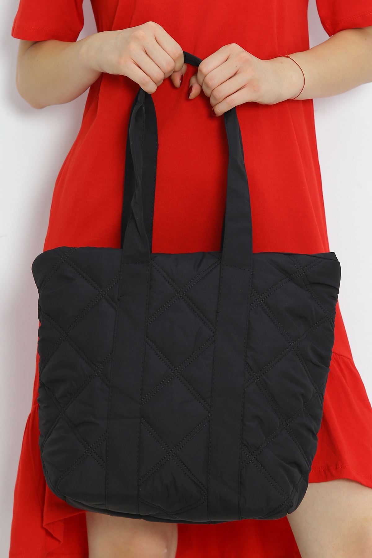 Large Quilted Arm Bag Black - 18920.1624.