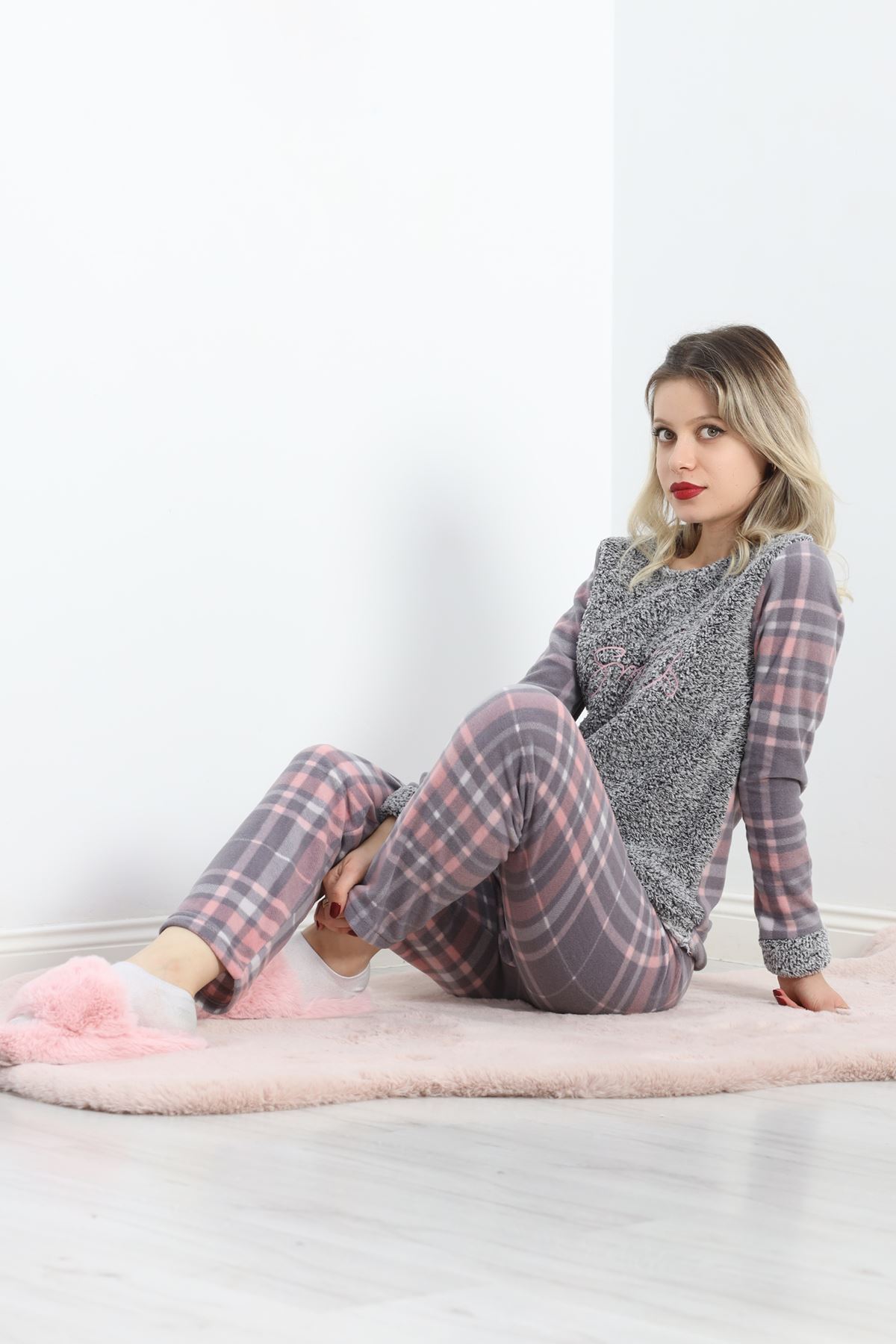 Peluş Polar Pijama Takımı Grikareli - 19178.1050.