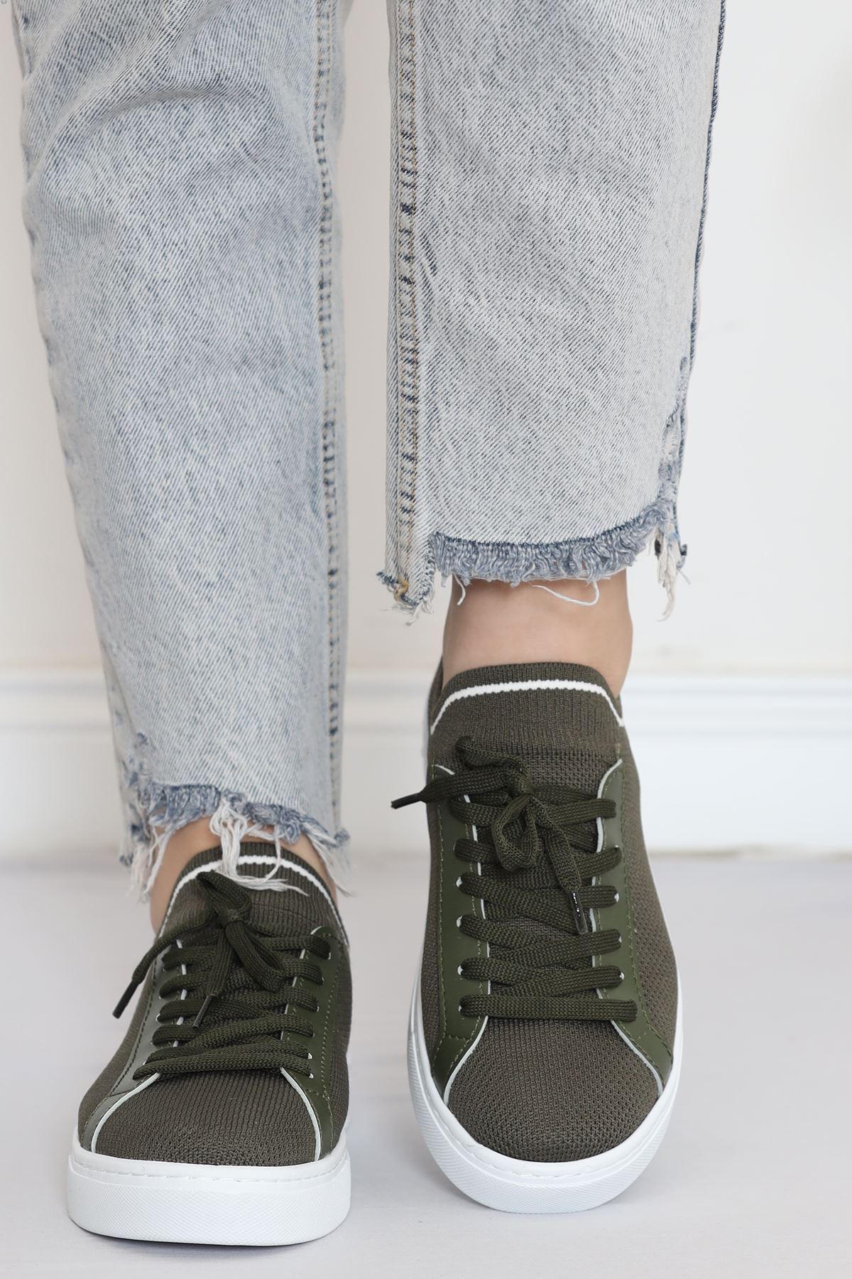 Casual Sneakers Green - 18637.264.