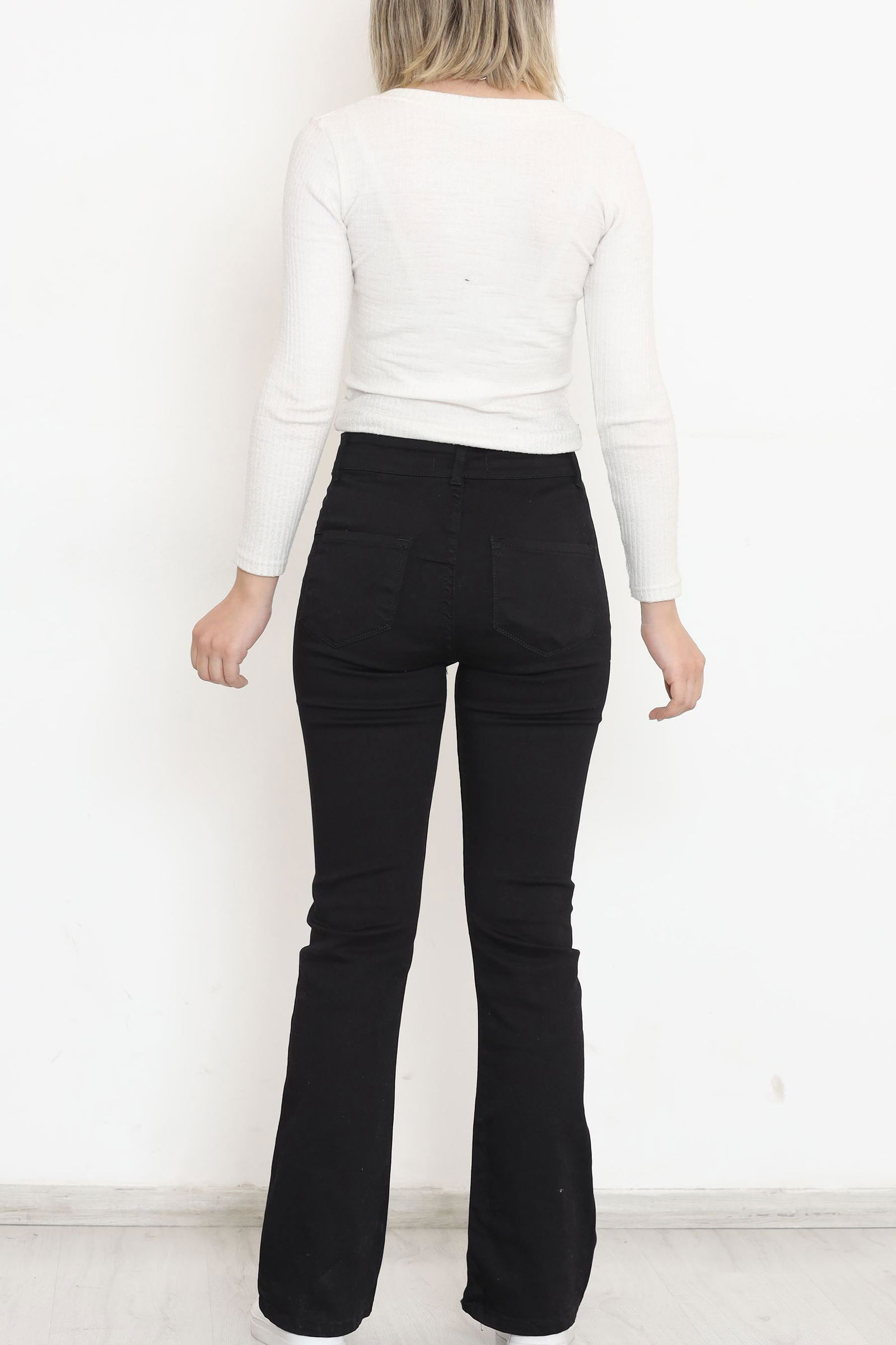 Flared Jeans with Pockets Black - 12606.1431.